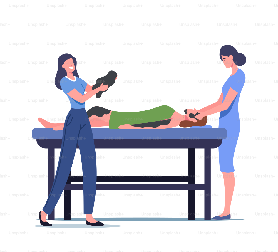 Concetto di trattamento di bellezza, cura della pelle, benessere. Personaggio femminile che applica bagni di fango facciale o corporei in spa. Cosmetologo, dottore che lavora una donna con crema al carbone. Illustrazione vettoriale di Personaggi dei Cartoni Animati