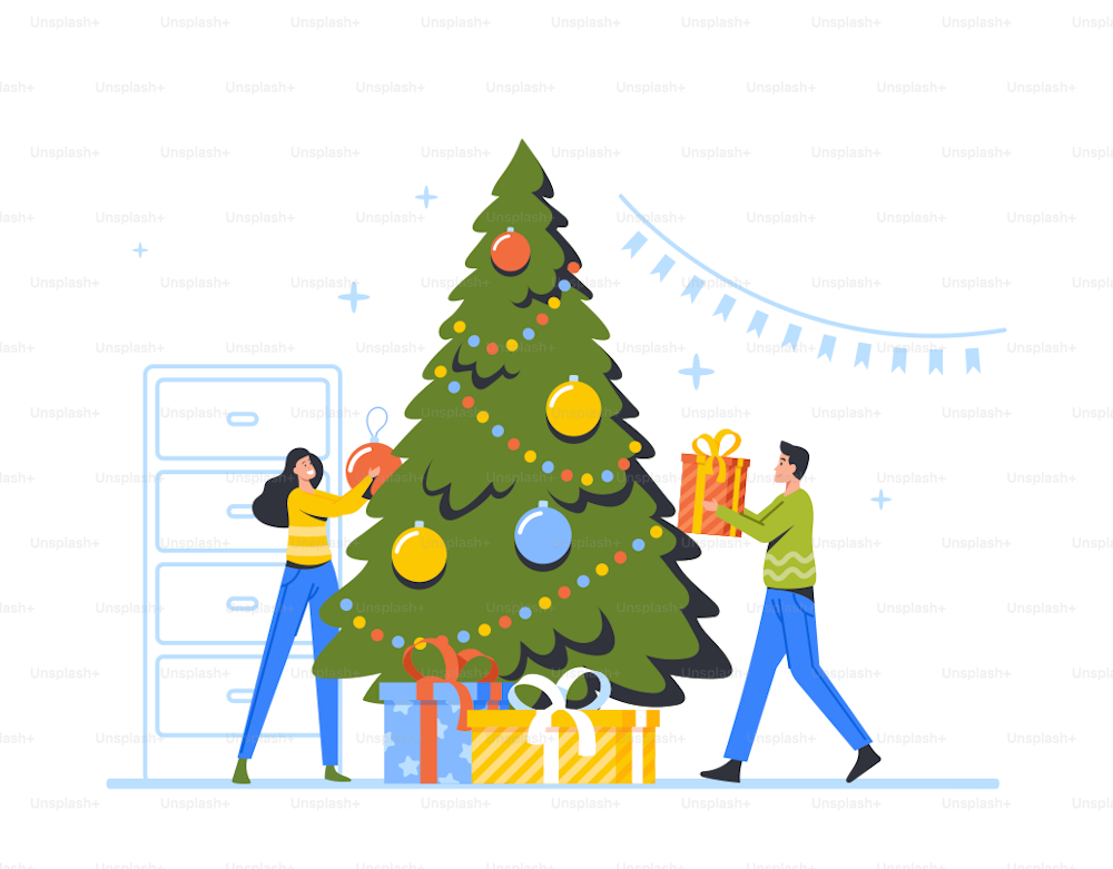 L'uomo e la donna felici che decorano l'albero di Natale mettono le palle sui rami e sulle scatole regalo. Personaggi che si preparano per il nuovo anno e la celebrazione di Natale. Vacanze invernali. Illustrazione vettoriale delle persone del fumetto