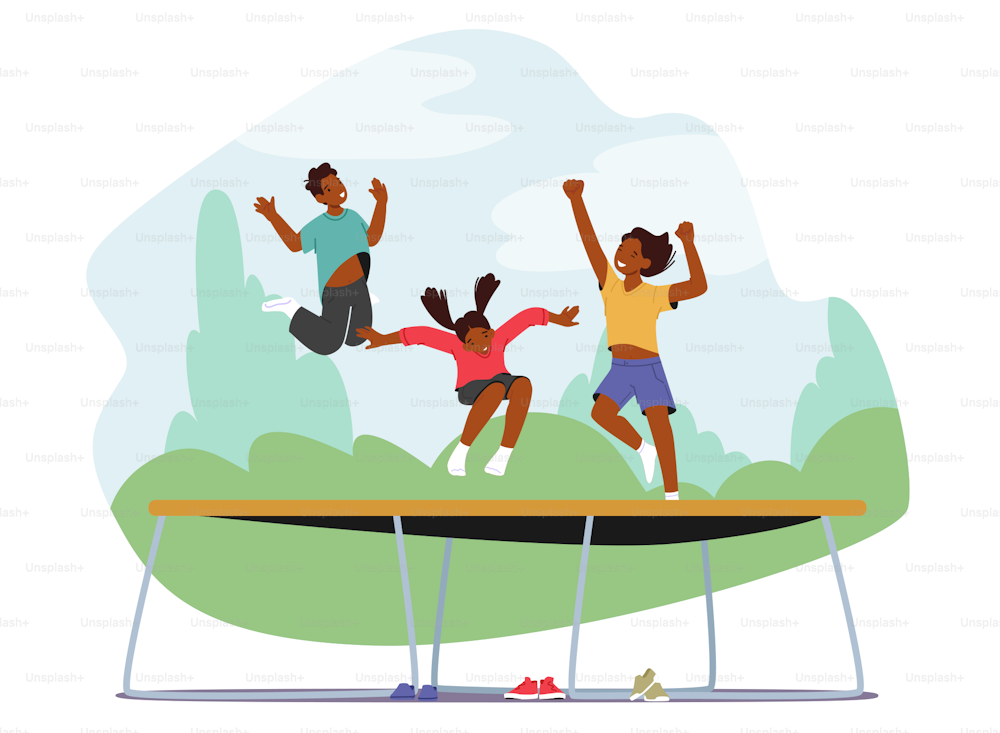 Niños pequeños saltando y saltando en trampolín en un soleado día de verano. Los amigos celebran la fiesta, divirtiéndose el fin de semana. Lindo personaje pequeño divirtiéndose y jugando. Ilustración vectorial de Cartoon People