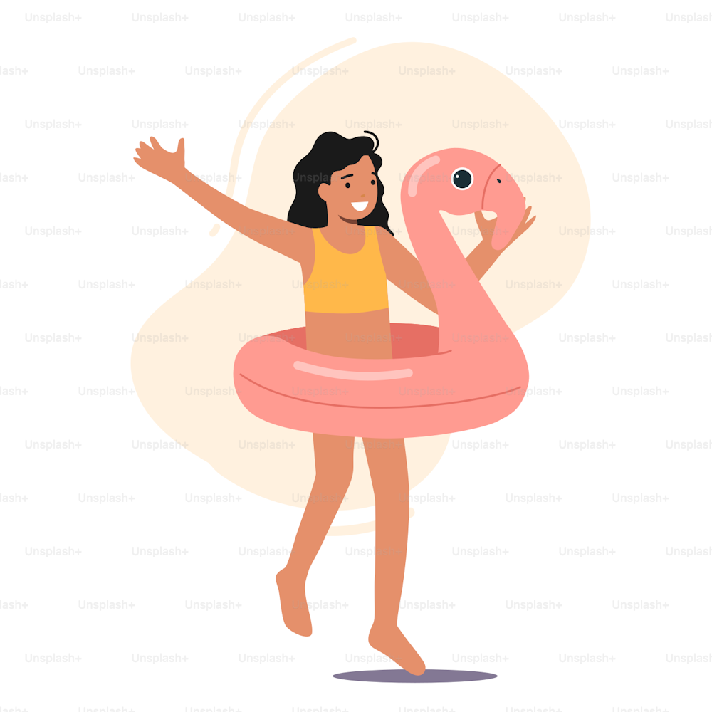 Niña feliz en traje de baño y anillo inflable de flamenco. Personaje infantil jugando en la playa. Actividades al aire libre, Ocio en el mar y la orilla del océano, Vacaciones de verano. Ilustración vectorial de Cartoon People