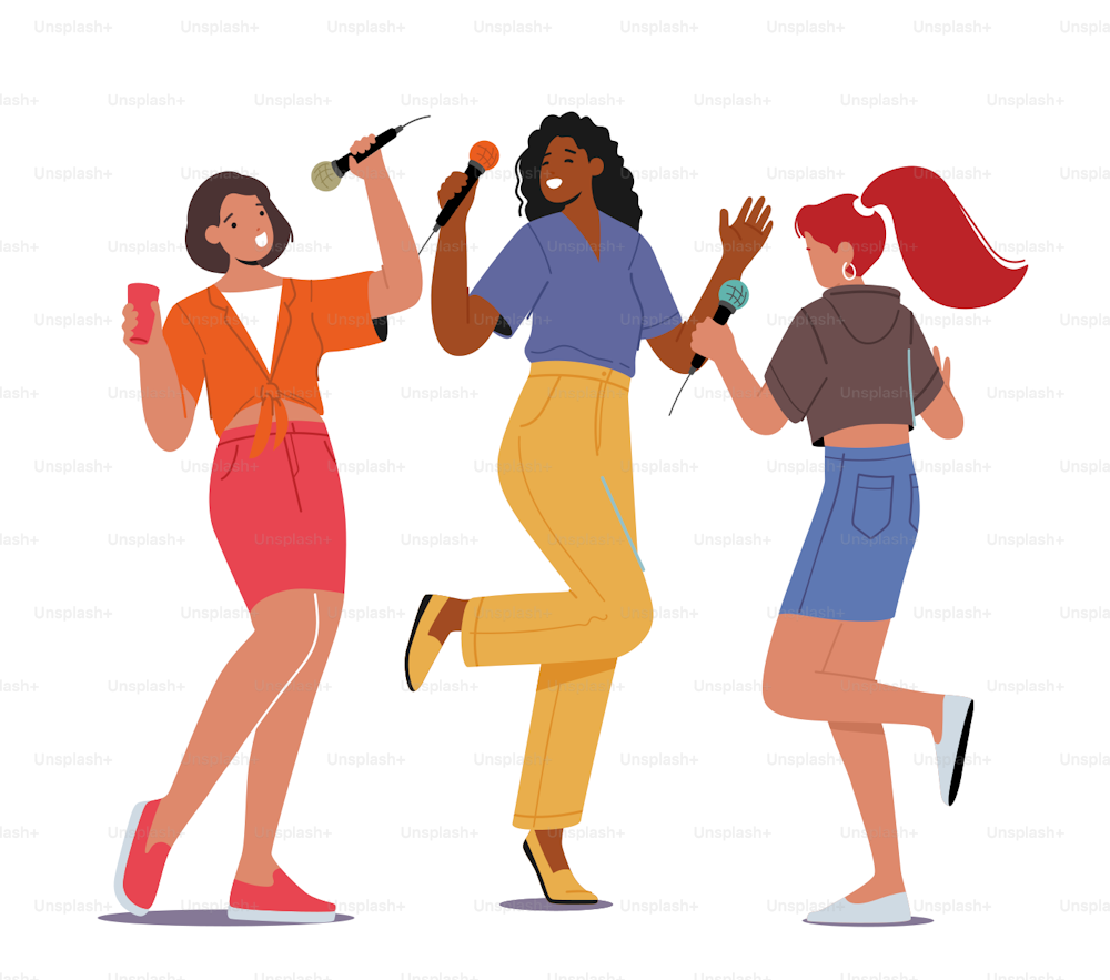Compañía de chicas jóvenes emocionadas con micrófonos actuando en una fiesta de karaoke. Personajes femeninos alegres y felices cantando, música, momentos felices de la vida, pasatiempo de ocio de fin de semana. Ilustración vectorial de Cartoon People