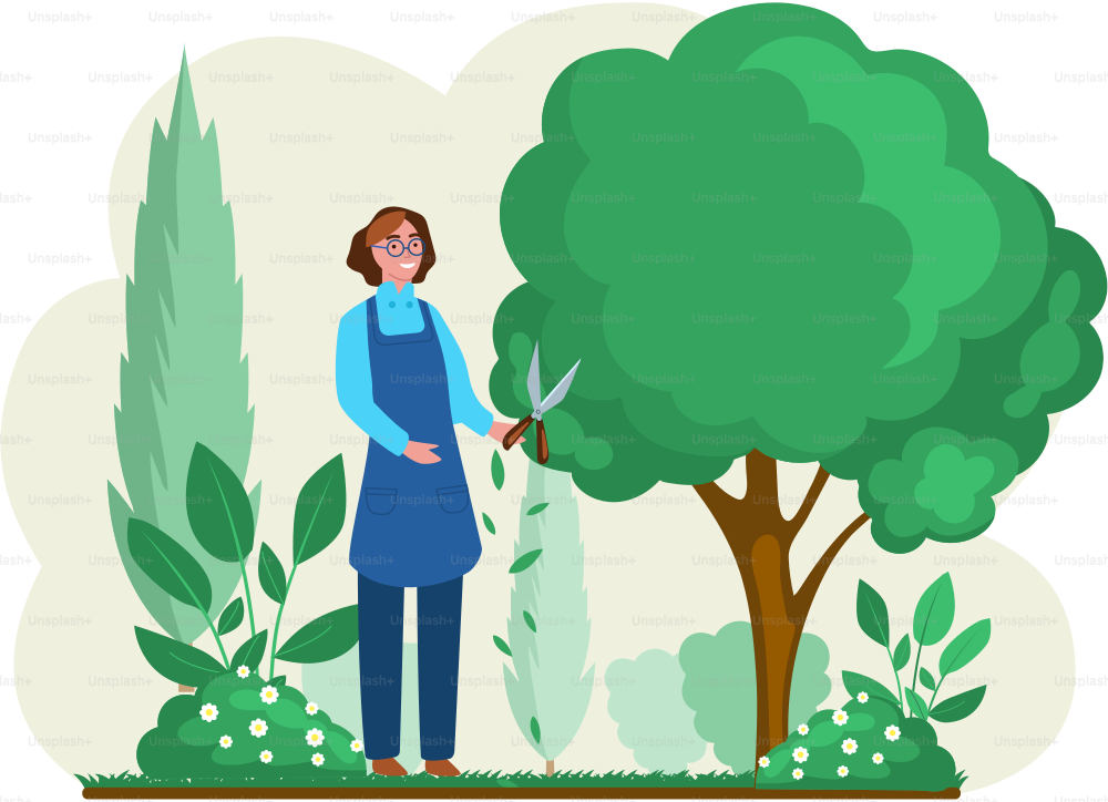Gärtnerin arbeitet im Garten, Frau schneidet großen grünen Baum und Strauch, kümmert sich um Pflanzen, Landarbeiter. Frühlingsgartenkonzept, Beschneiden. Mädchen pflanzt Gartenbäume, Gartenbau