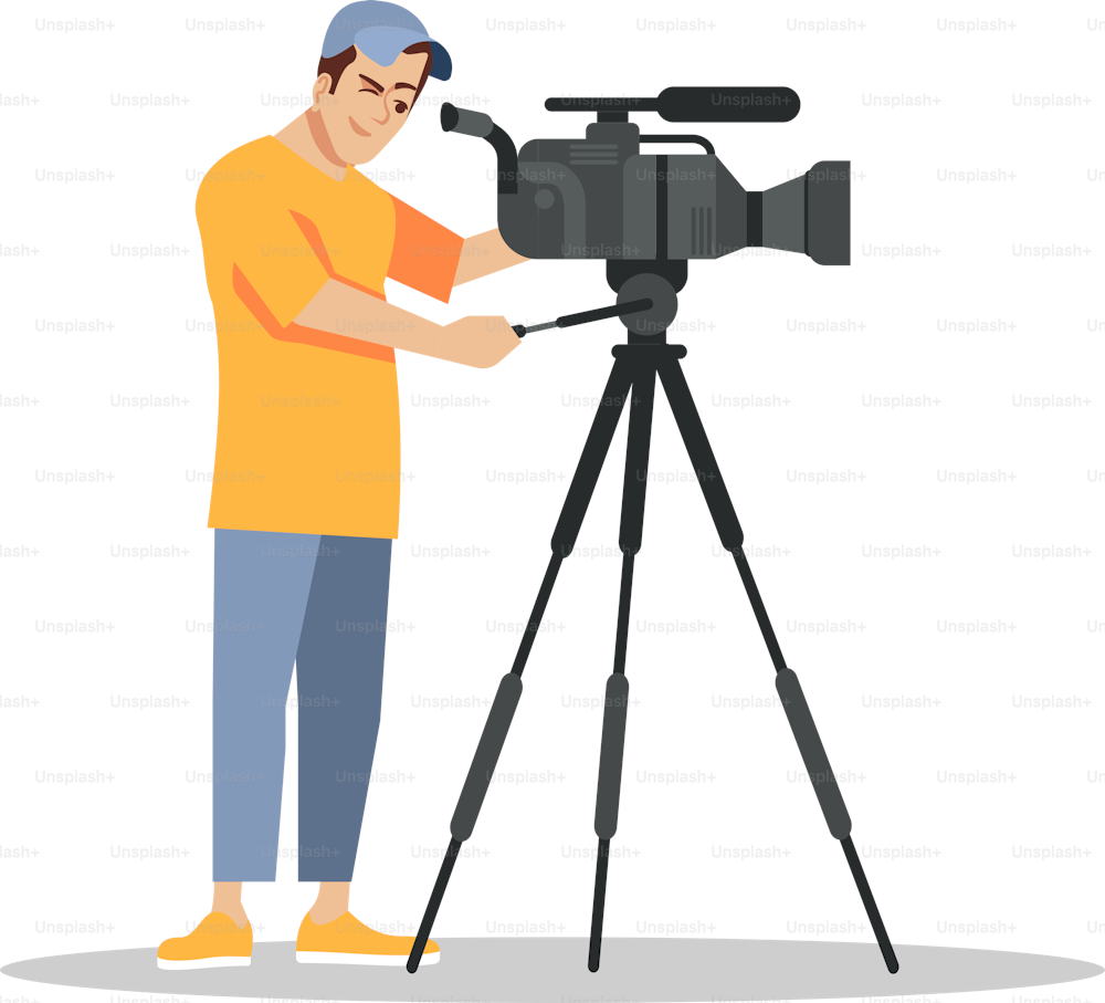 전문 카메라맨 세미 플랫 RGB 컬러 벡터 그림입니다. 매스 미디어 점령. 모자를 쓴 남자는 흰색 배경에 고립된 만화 캐릭터를 녹화하는 비디오를 기록하고 있다