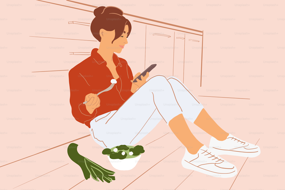 Jeune femme assise avec un téléphone sur le sol de la cuisine, mangeant de la salade tout en se relaxant à la maison. Concept d’alimentation et de mode de vie sains. Illustration vectorielle colorée dans un style de dessin animé plat