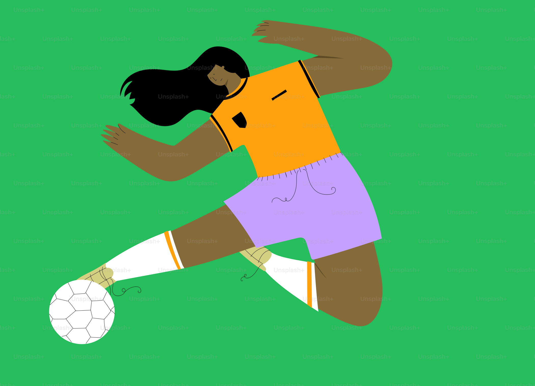 Mujer con camiseta naranja jugando al fútbol sobre fondo verde
