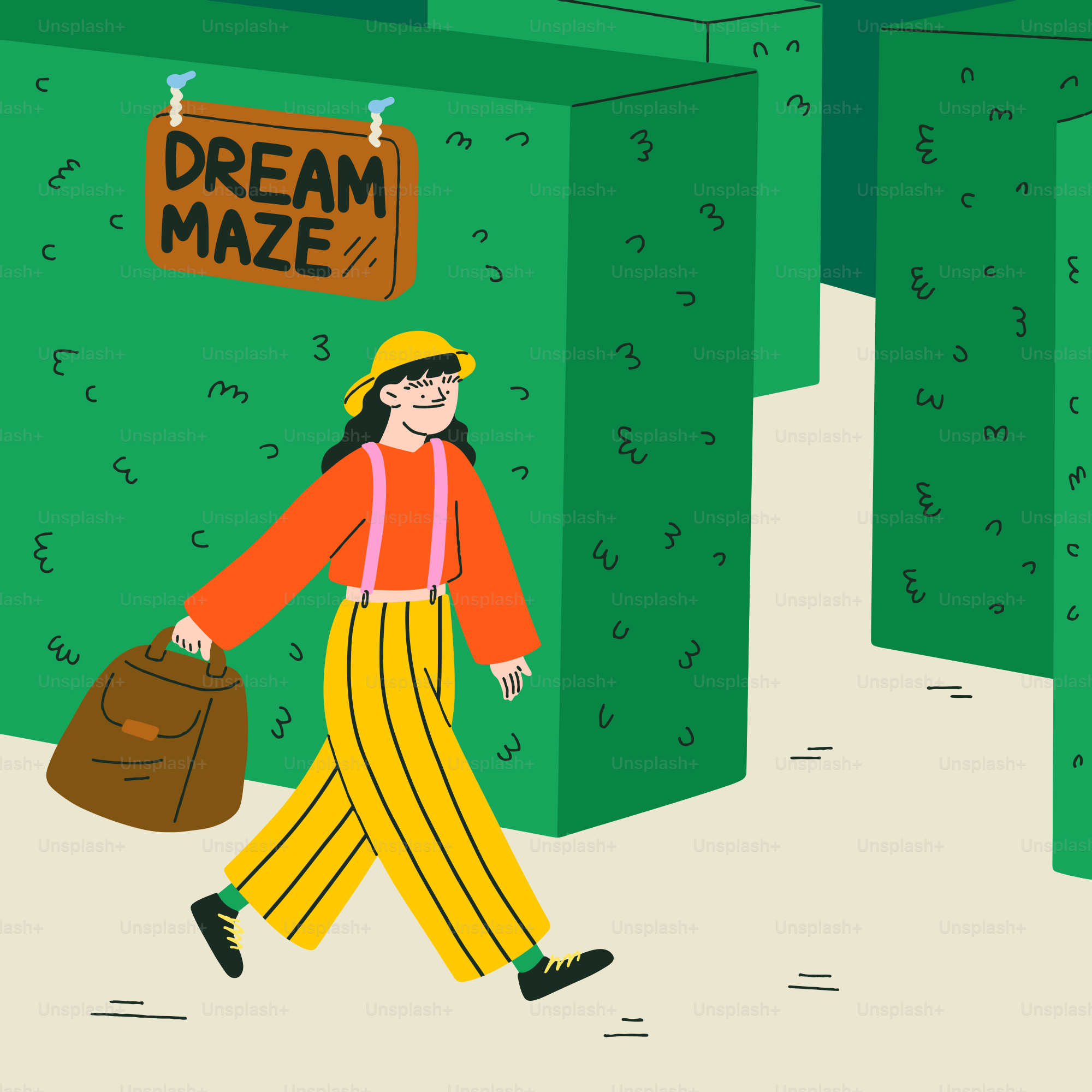 Una mujer caminando por una calle pasando por cajas verdes