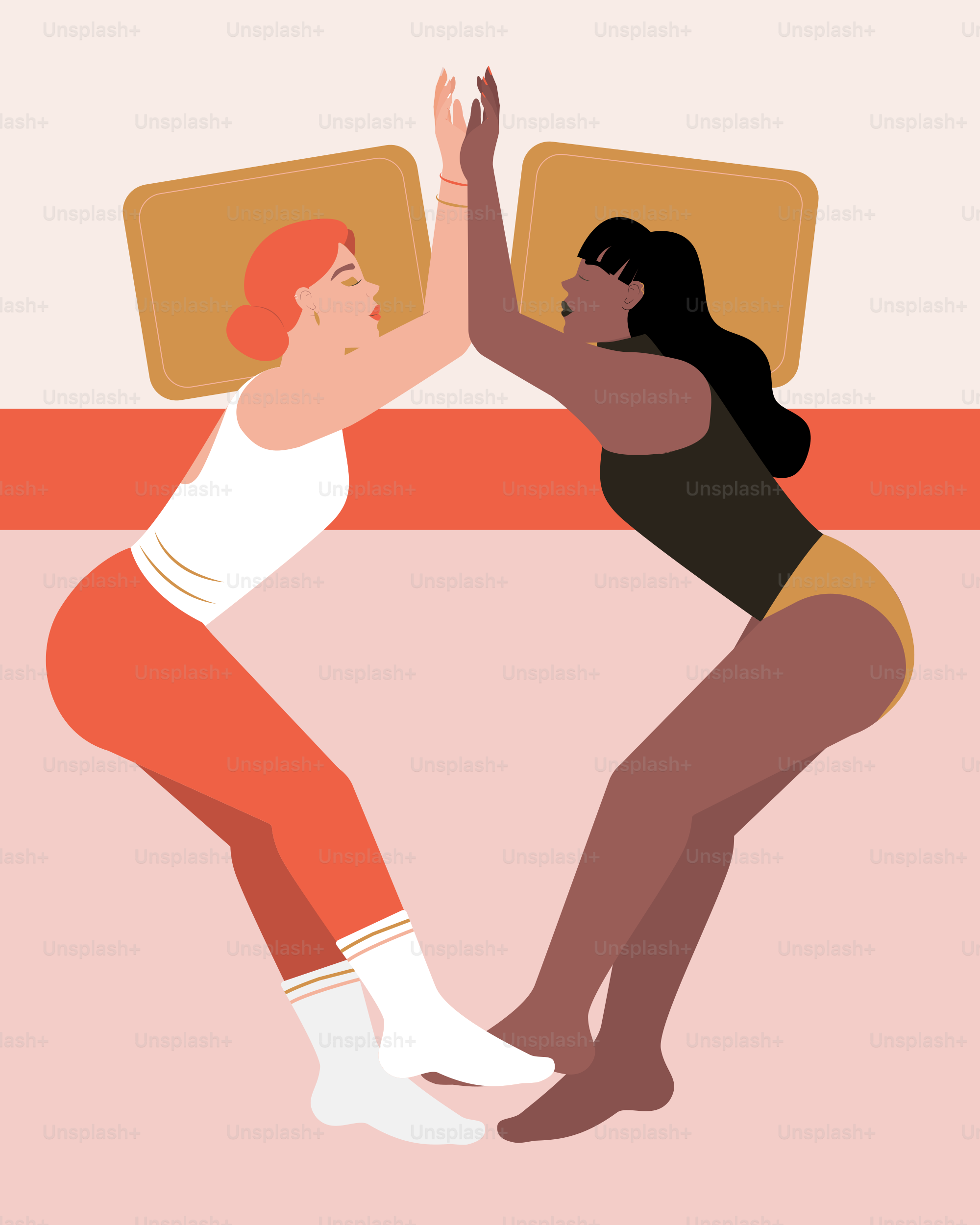 Duas mulheres em pé lado a lado