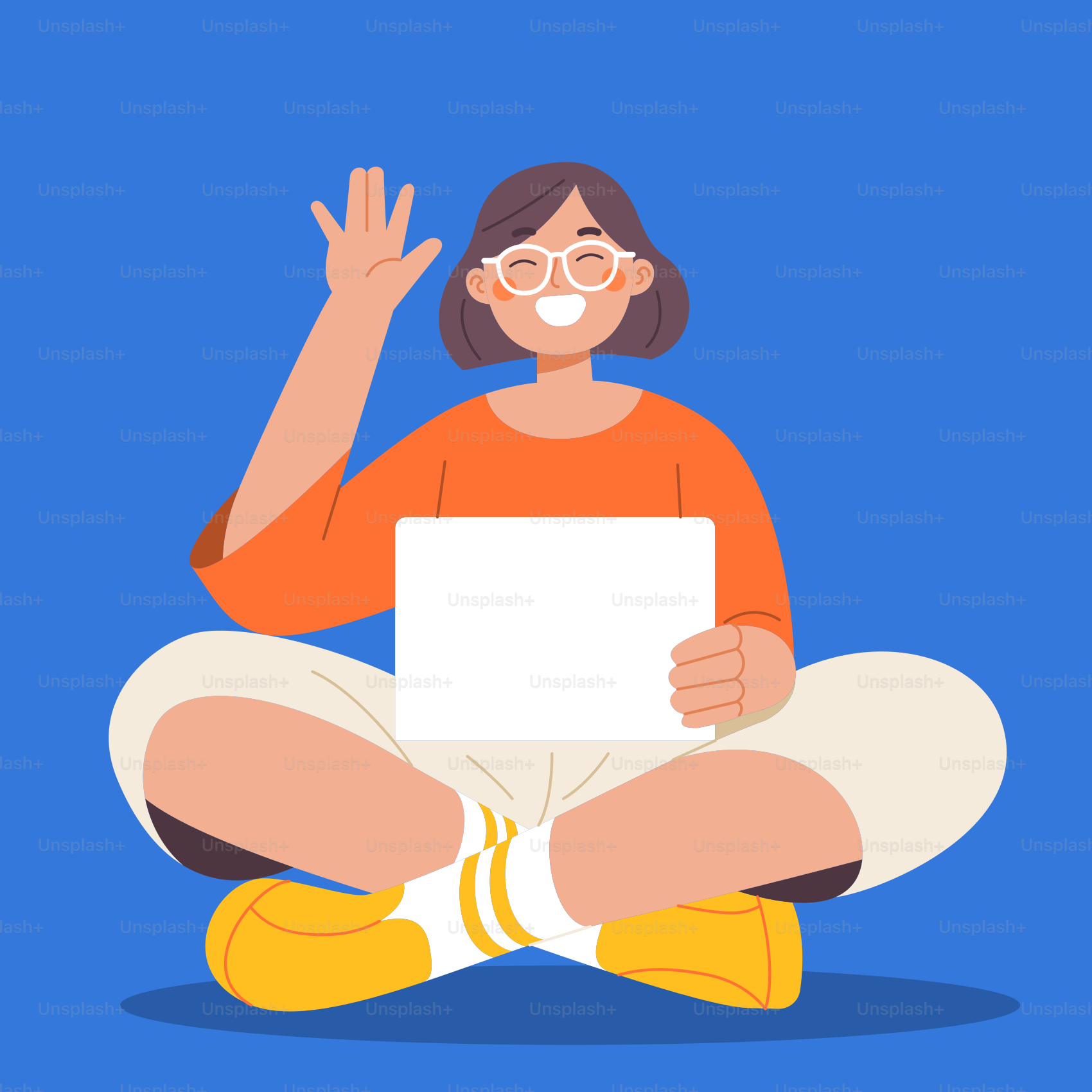 Una donna seduta per terra con un portatile