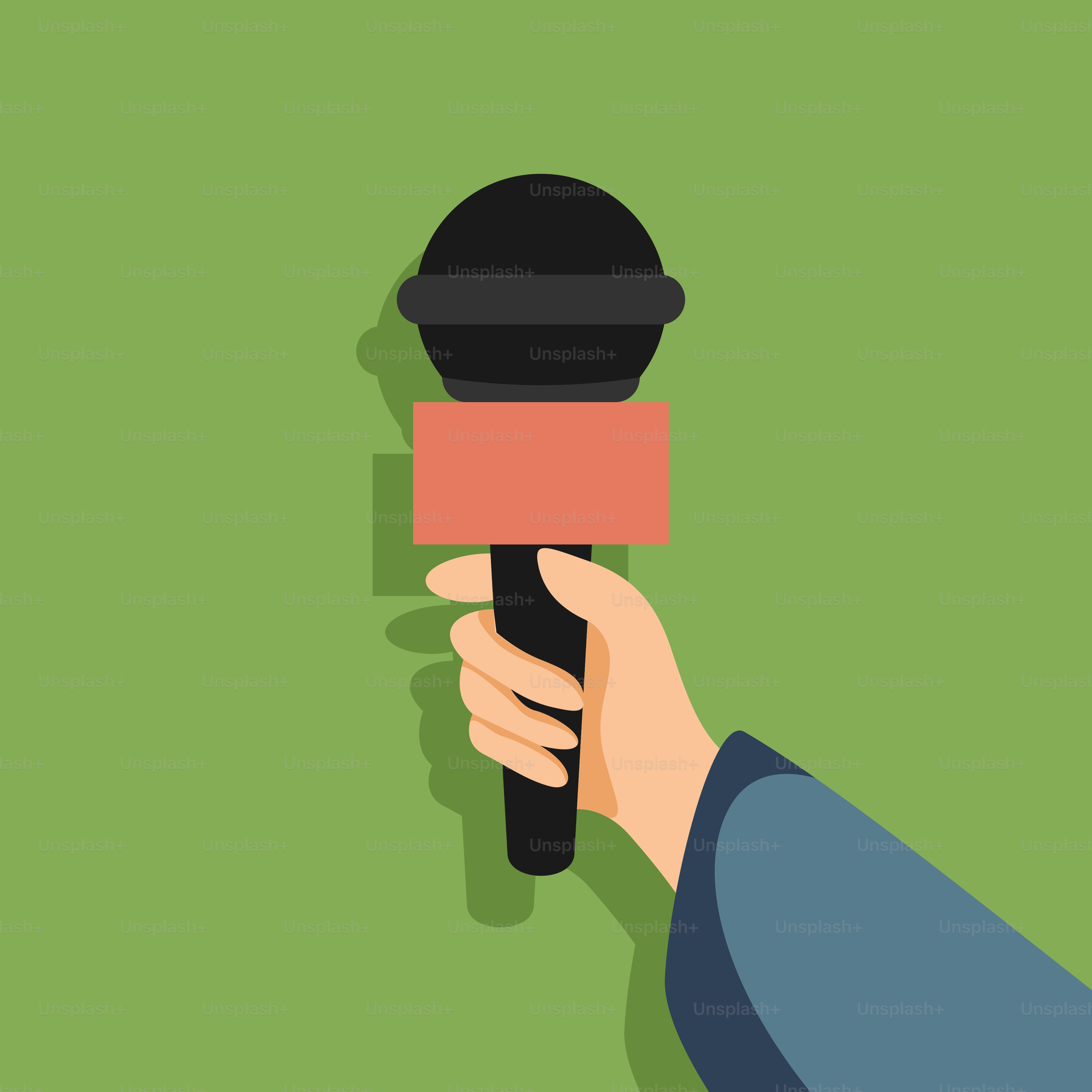 Eine Hand, die ein Mikrofon auf grünem Hintergrund hält