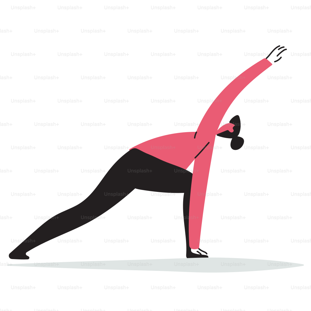 Eine Frau in einem rosa Hemd macht eine Yoga-Pose