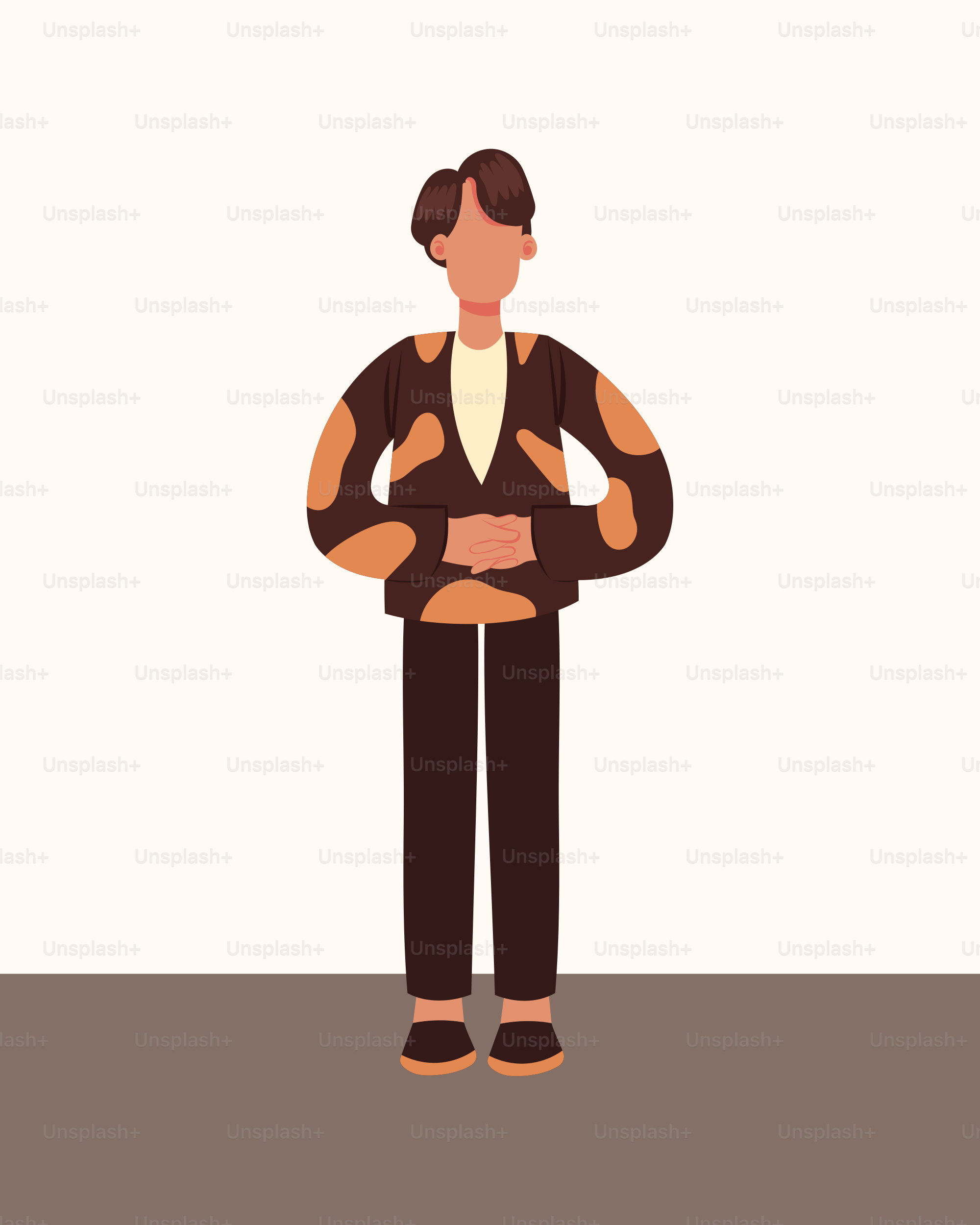 Un hombre de pie con las manos en las caderas