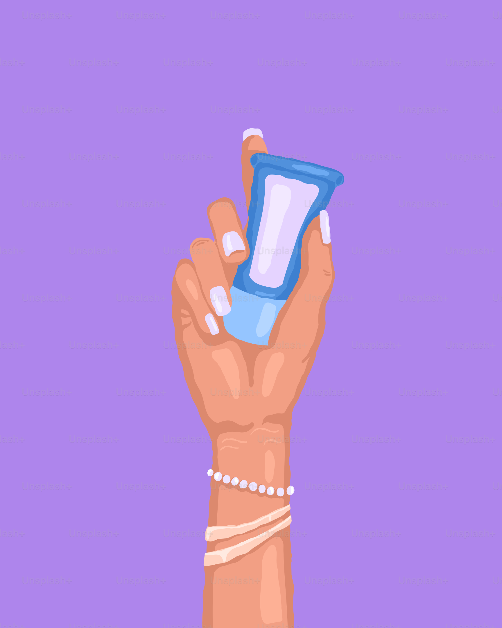La mano de una mujer sosteniendo un vaso de agua