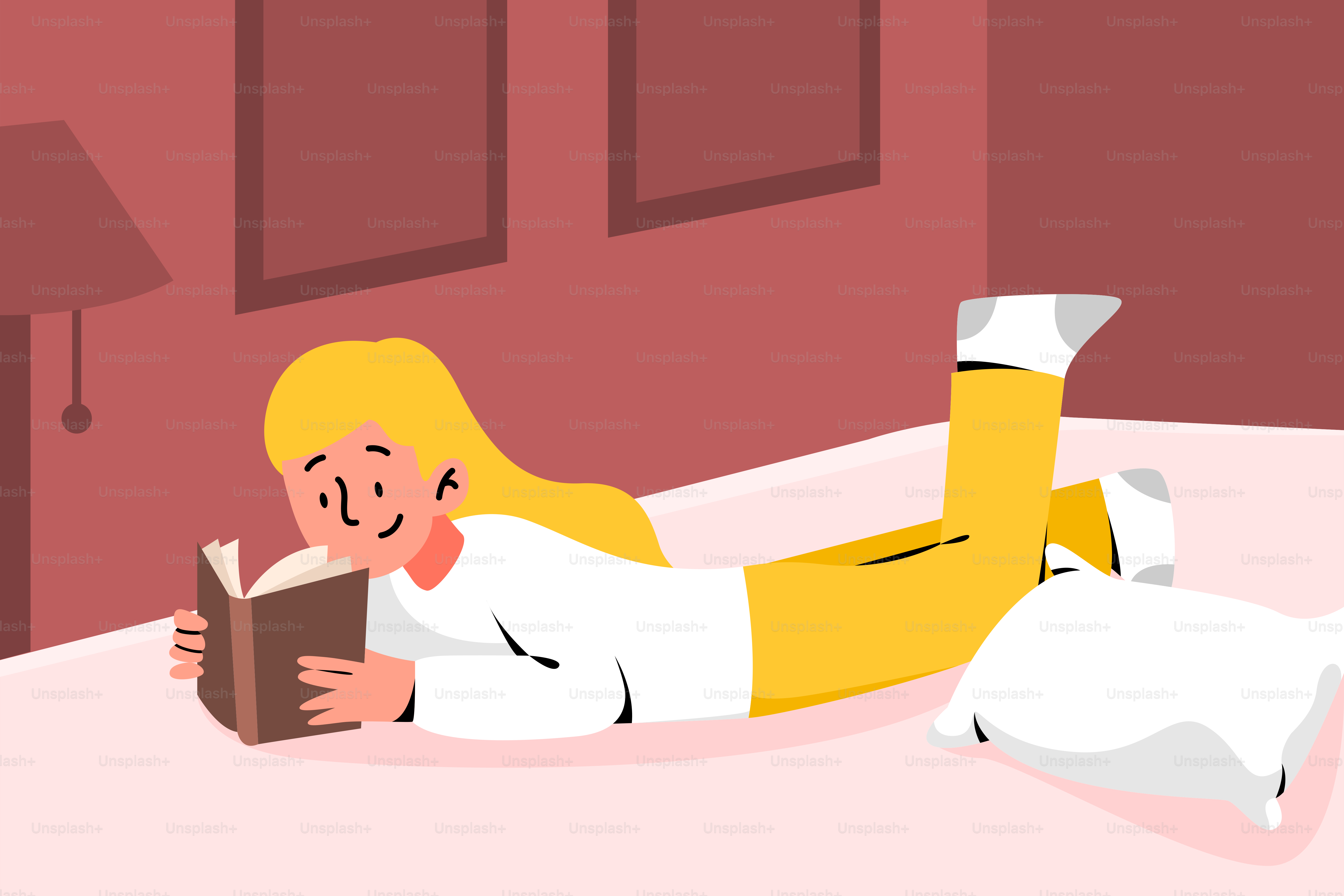 Seorang wanita berbaring di tempat tidur membaca buku