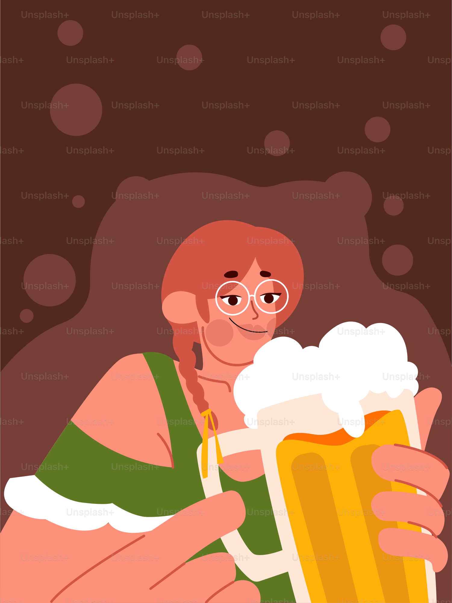 Une femme tenant une chope de bière à la main