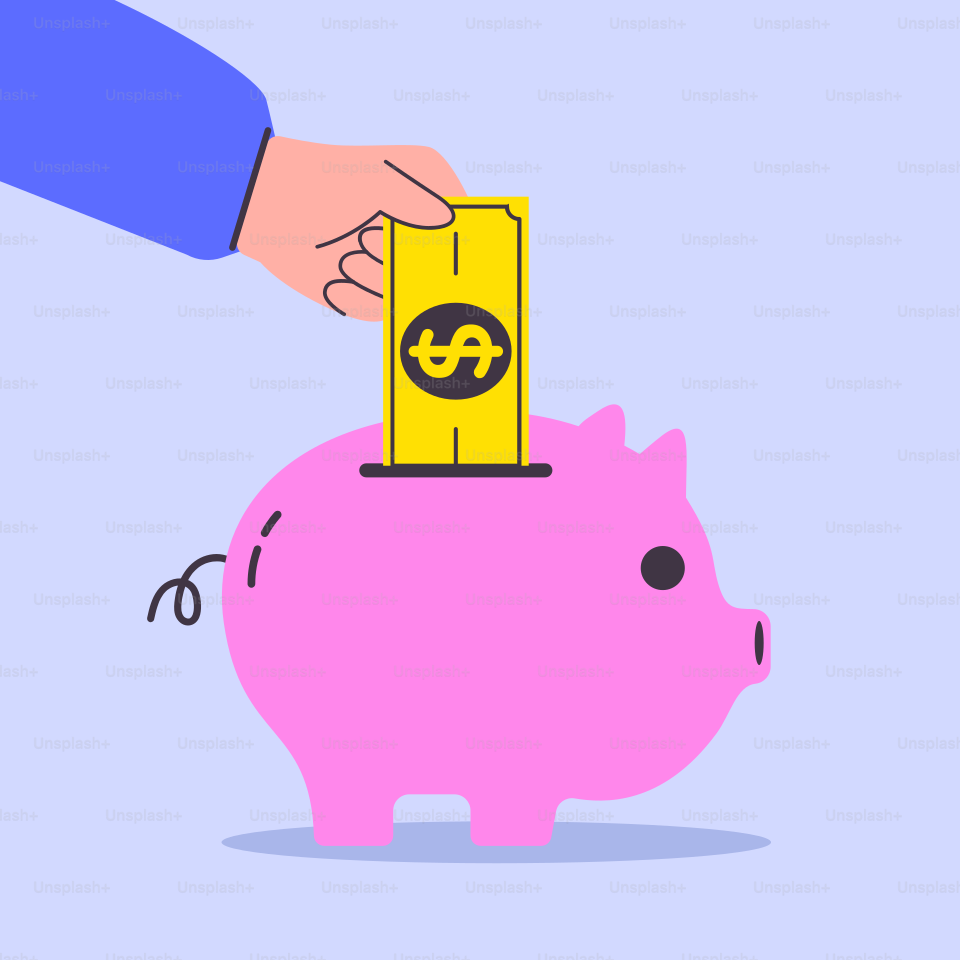 Una persona che mette i soldi in un salvadanaio rosa