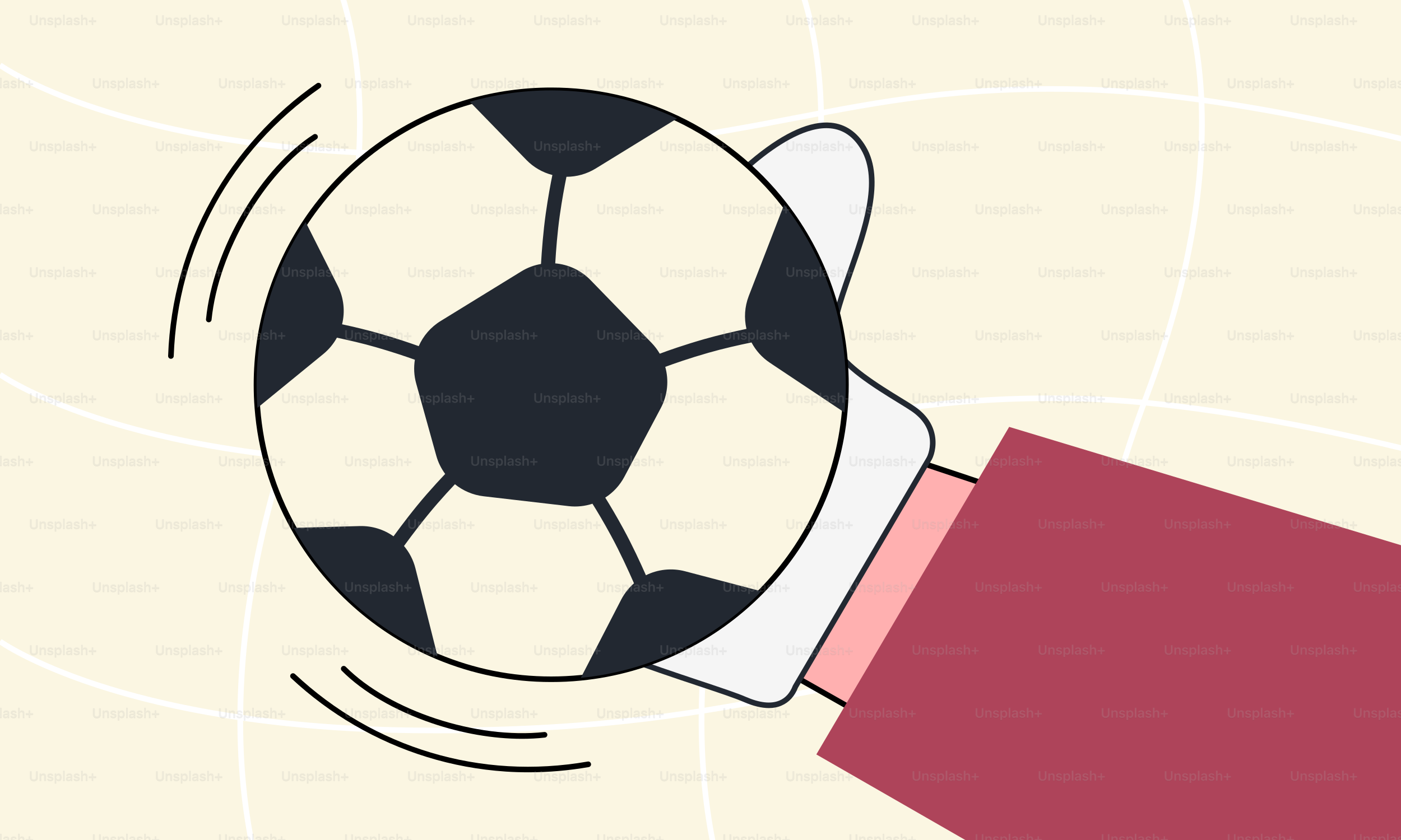 Una mano sostiene un balón de fútbol