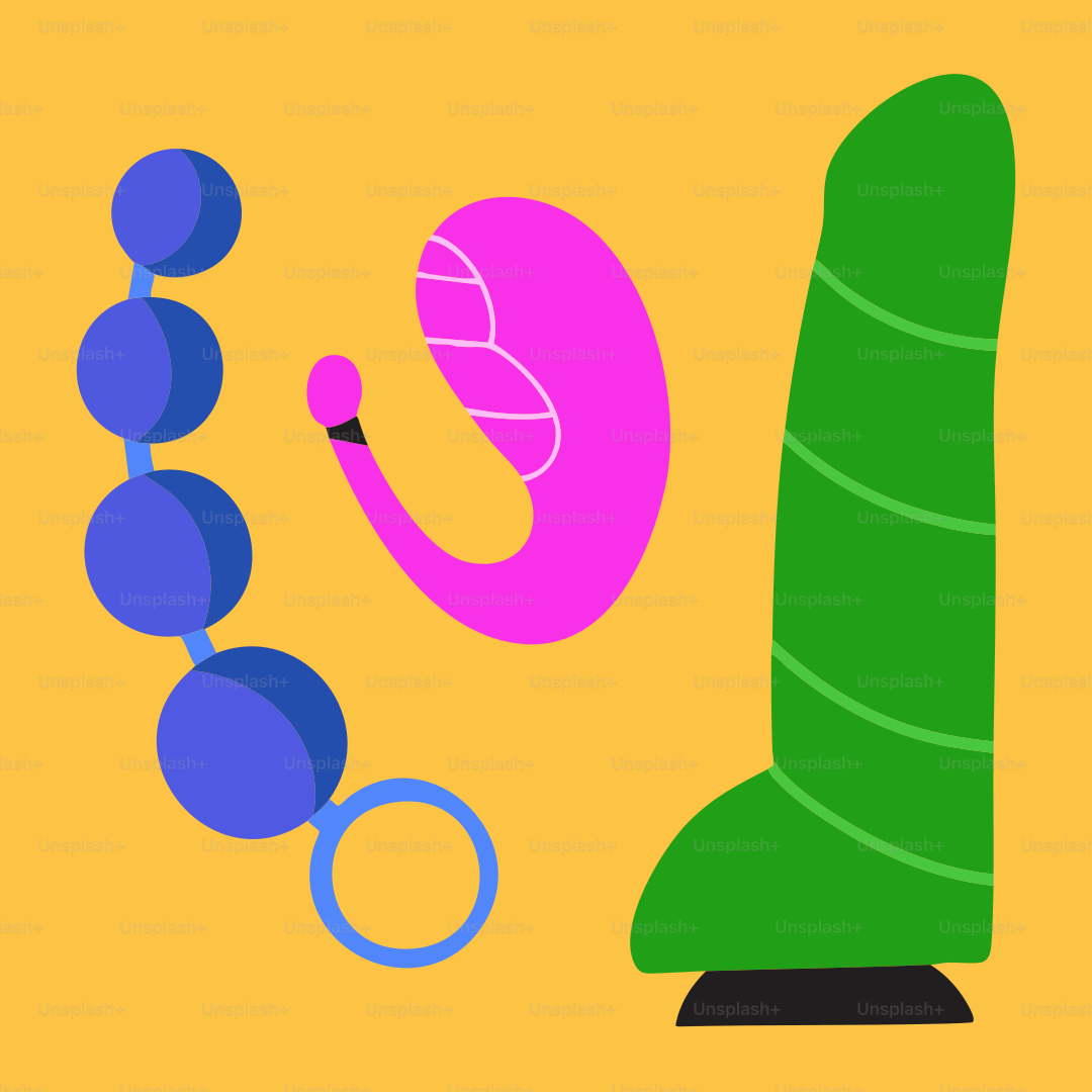 A picture of a hat and a pair of scissors