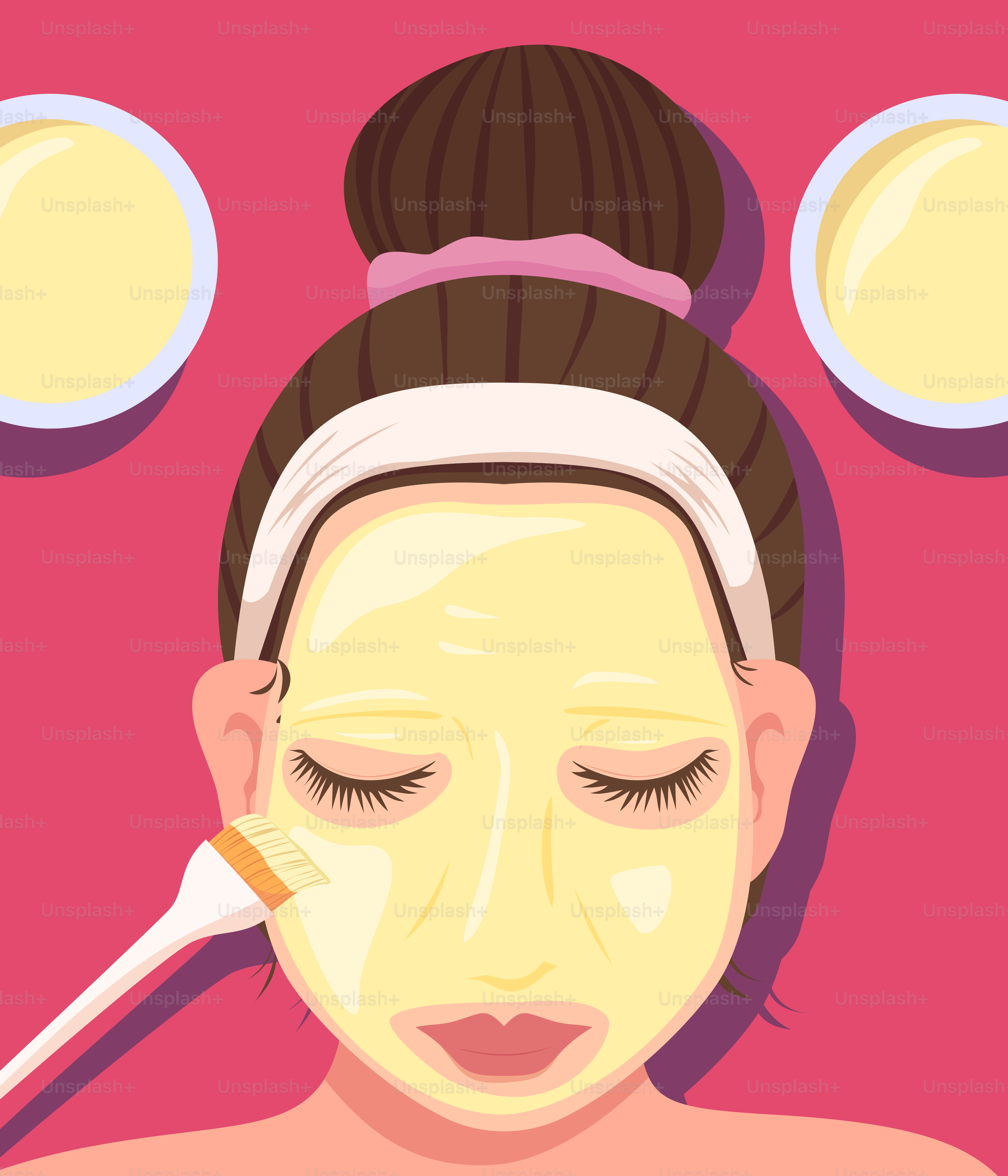 Une femme se fait porter un masque facial sur le visage