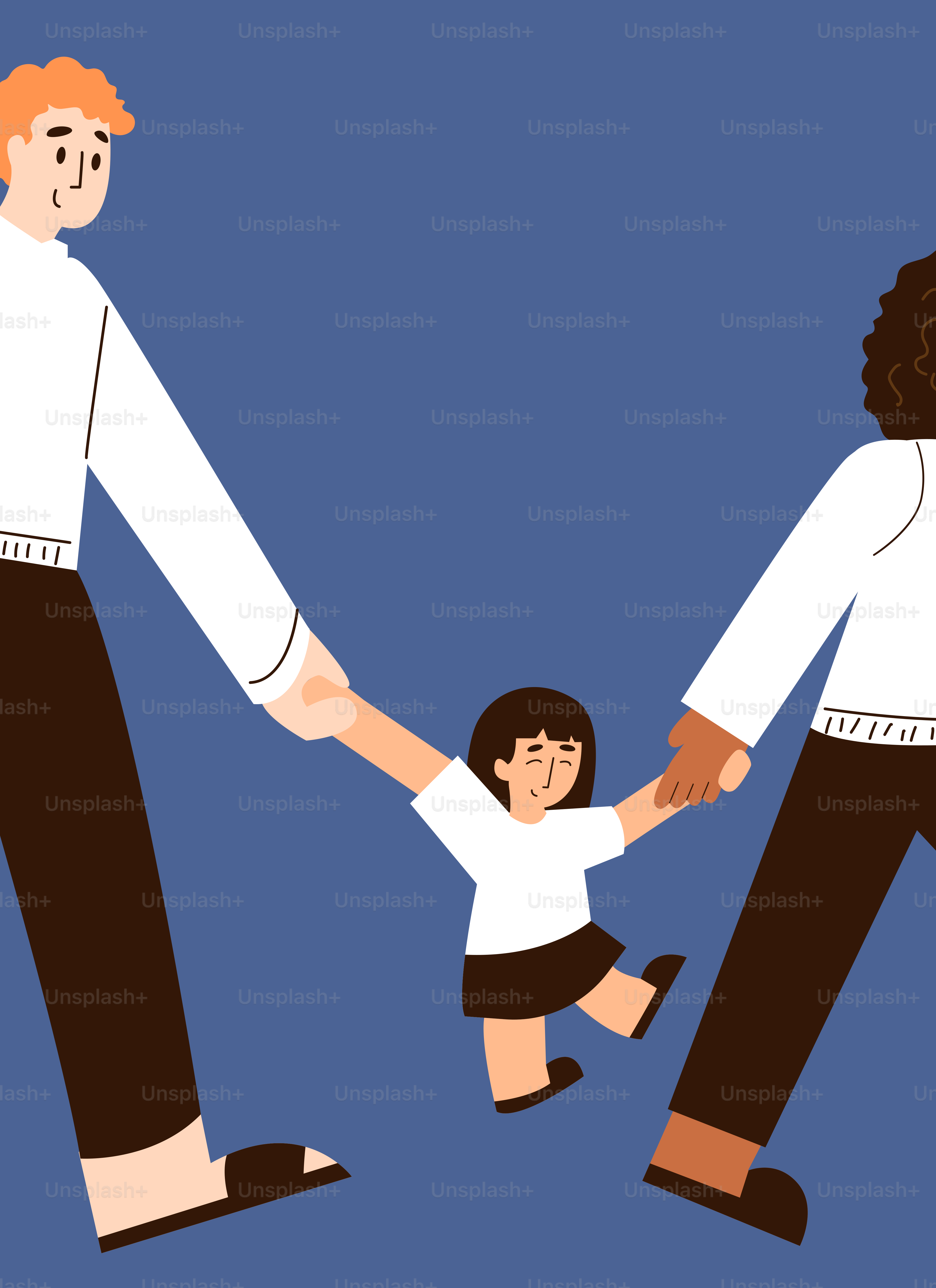 Un hombre y una mujer tomados de la mano mientras sostienen la mano de un niño