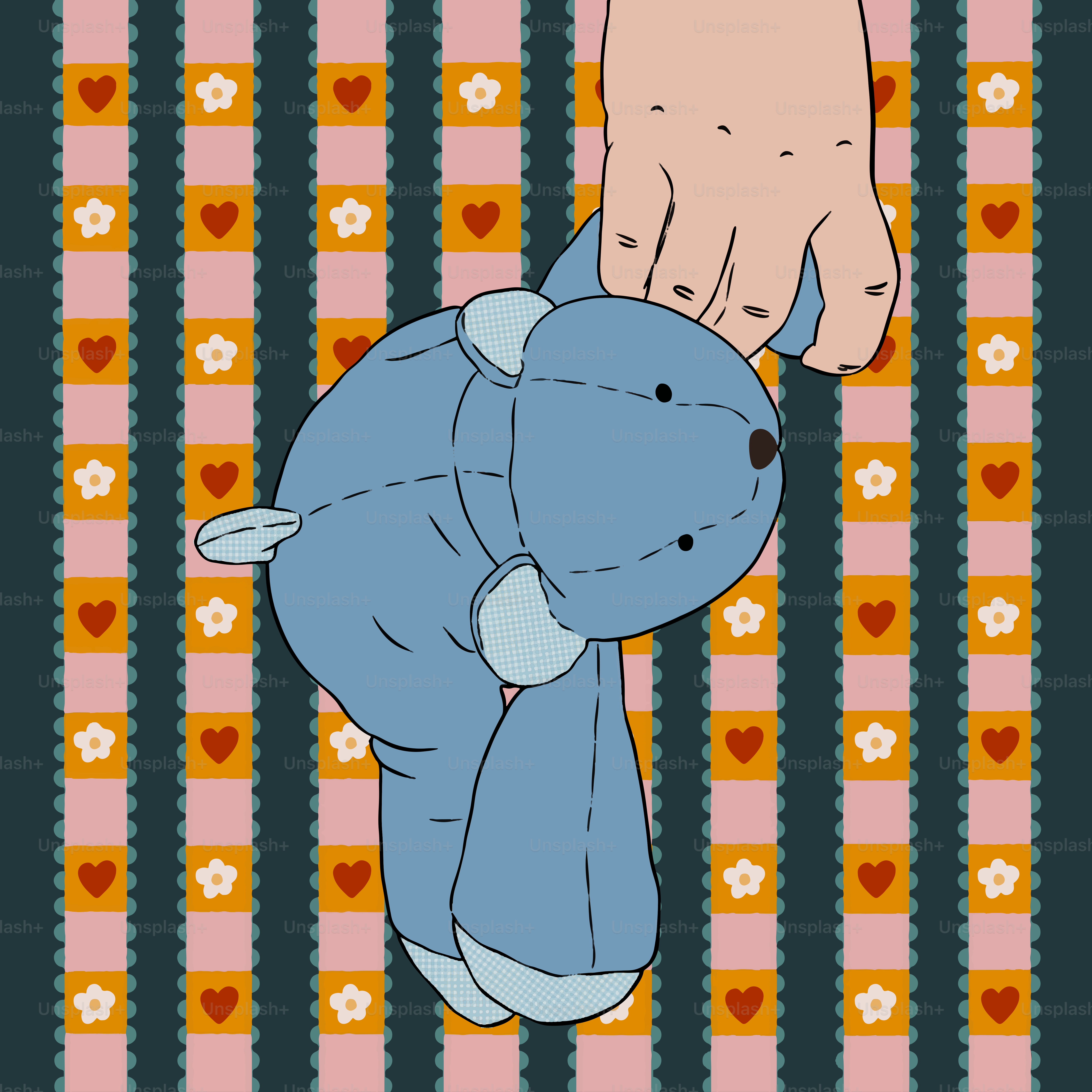 縞模様の背景の前でぬいぐるみを持っている人