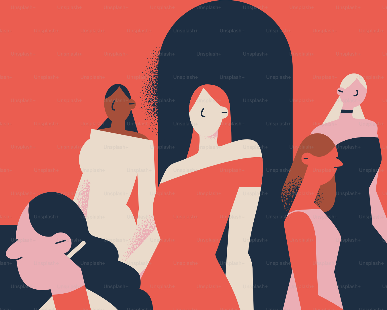 Des femmes en magnifiques robes se tiennent dans une arche.