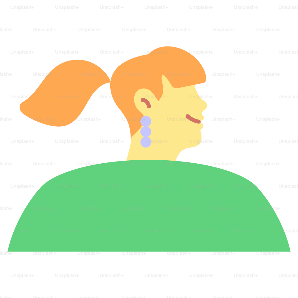 Eine Frau mit roten Haaren und Ohrringen lächelt.