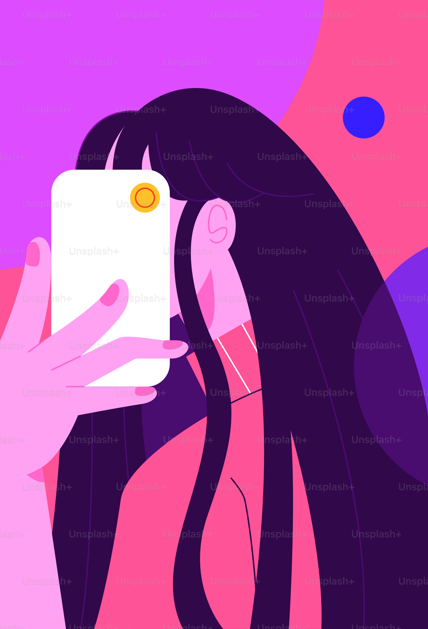Une femme prend un selfie avec son téléphone.