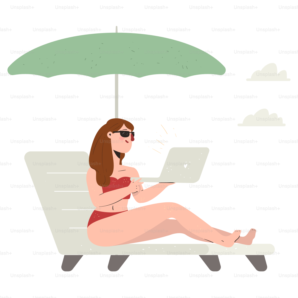 Femme travaillant sur un ordinateur portable tout en se détendant sur une plage.