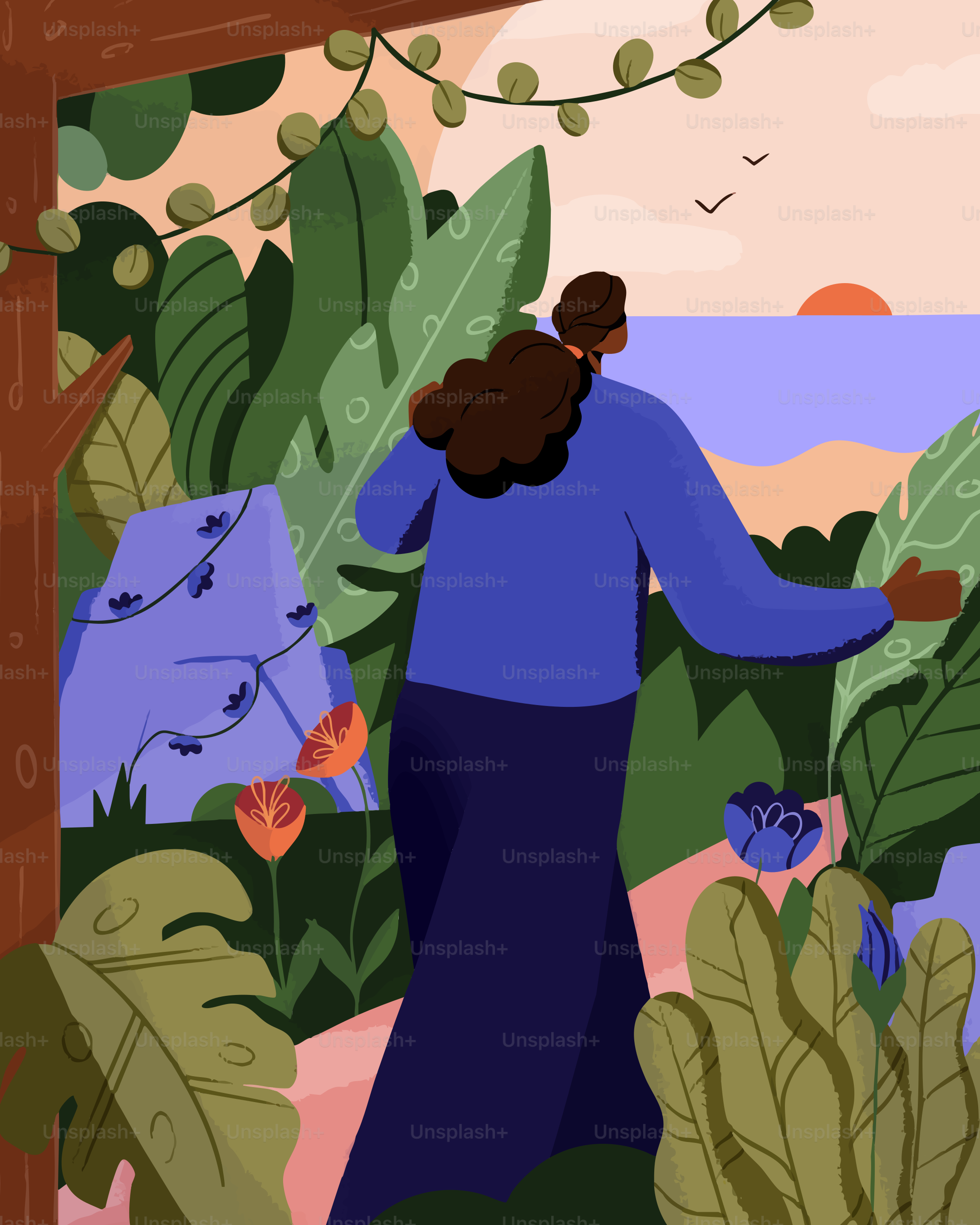Mulher caminhando entre plantas exuberantes rumo ao pôr do sol no oceano