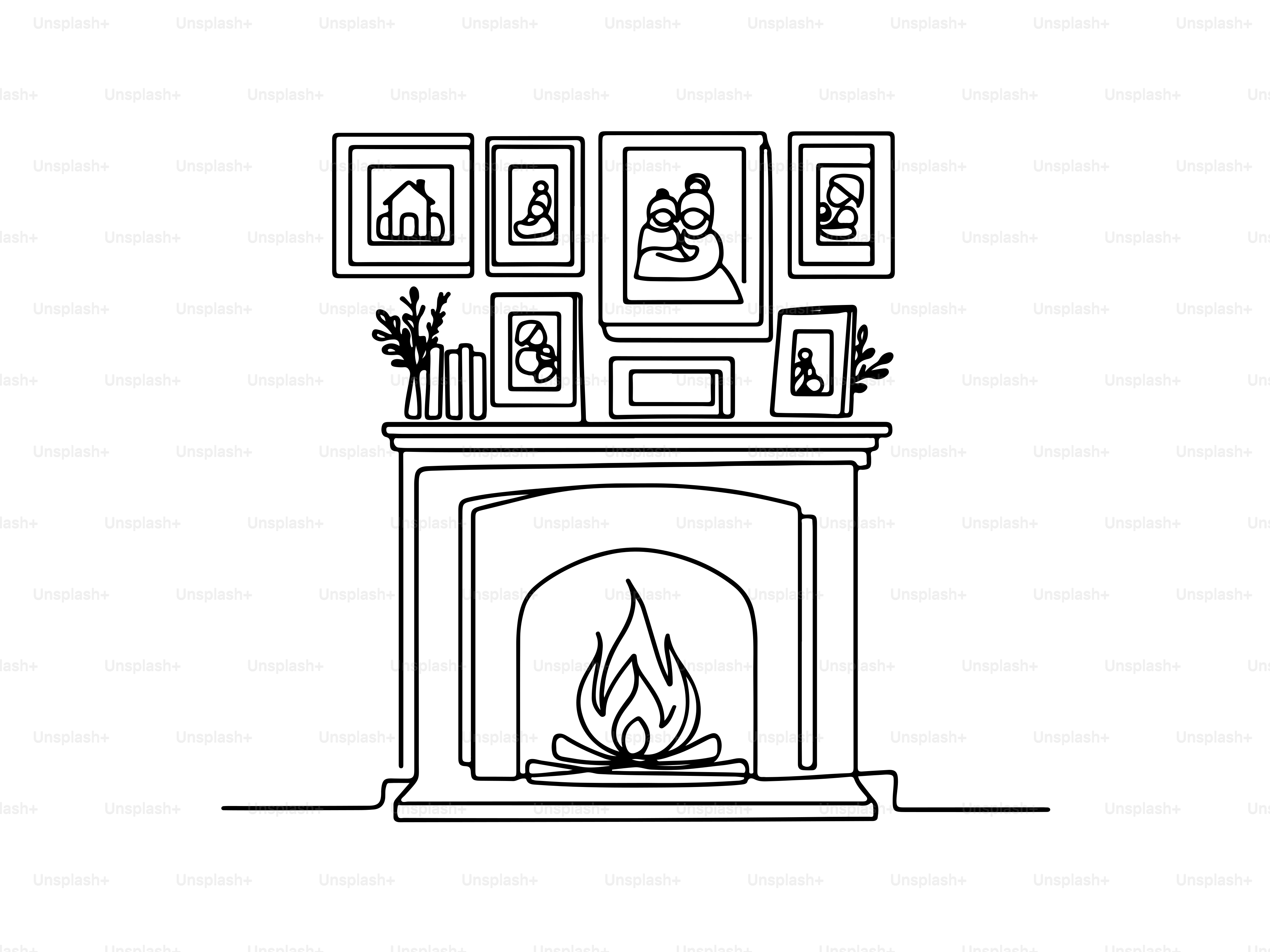 Kamin mit gerahmten Bildern darüber