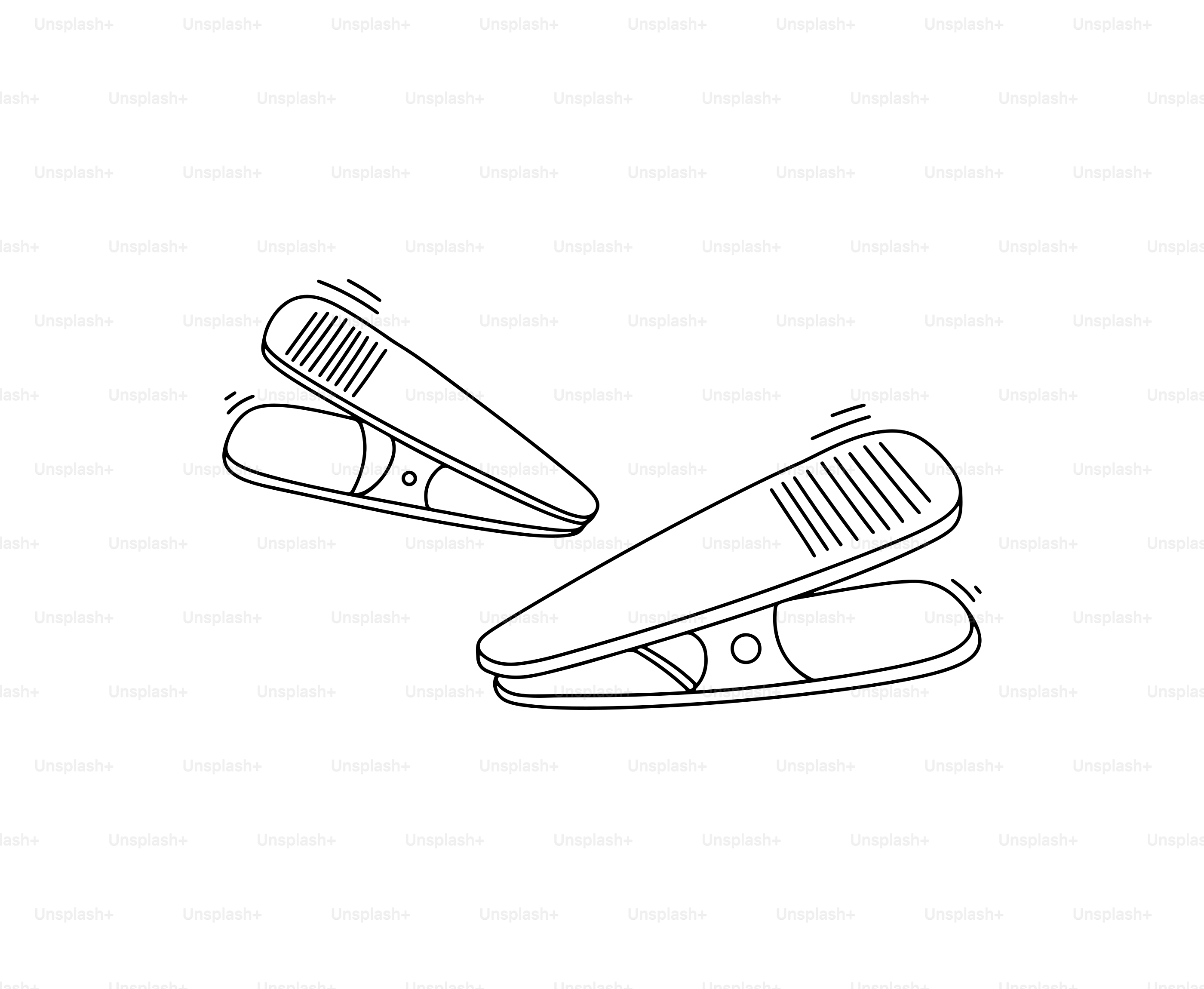 Deux pinces à linge sur fond blanc