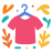T-shirt merah muda di gantungan dengan bentuk abstrak berwarna-warni.
