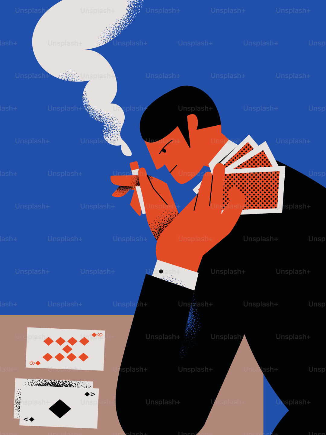 Mann im Anzug zündet eine Zigarre an und hält Karten.