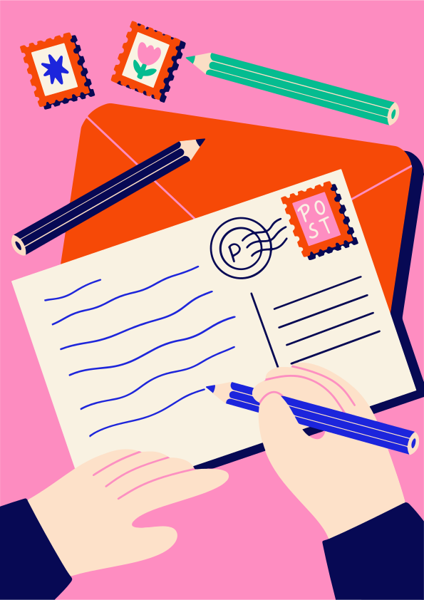 Handschriften auf Postkarte mit Briefmarken und Bleistiften