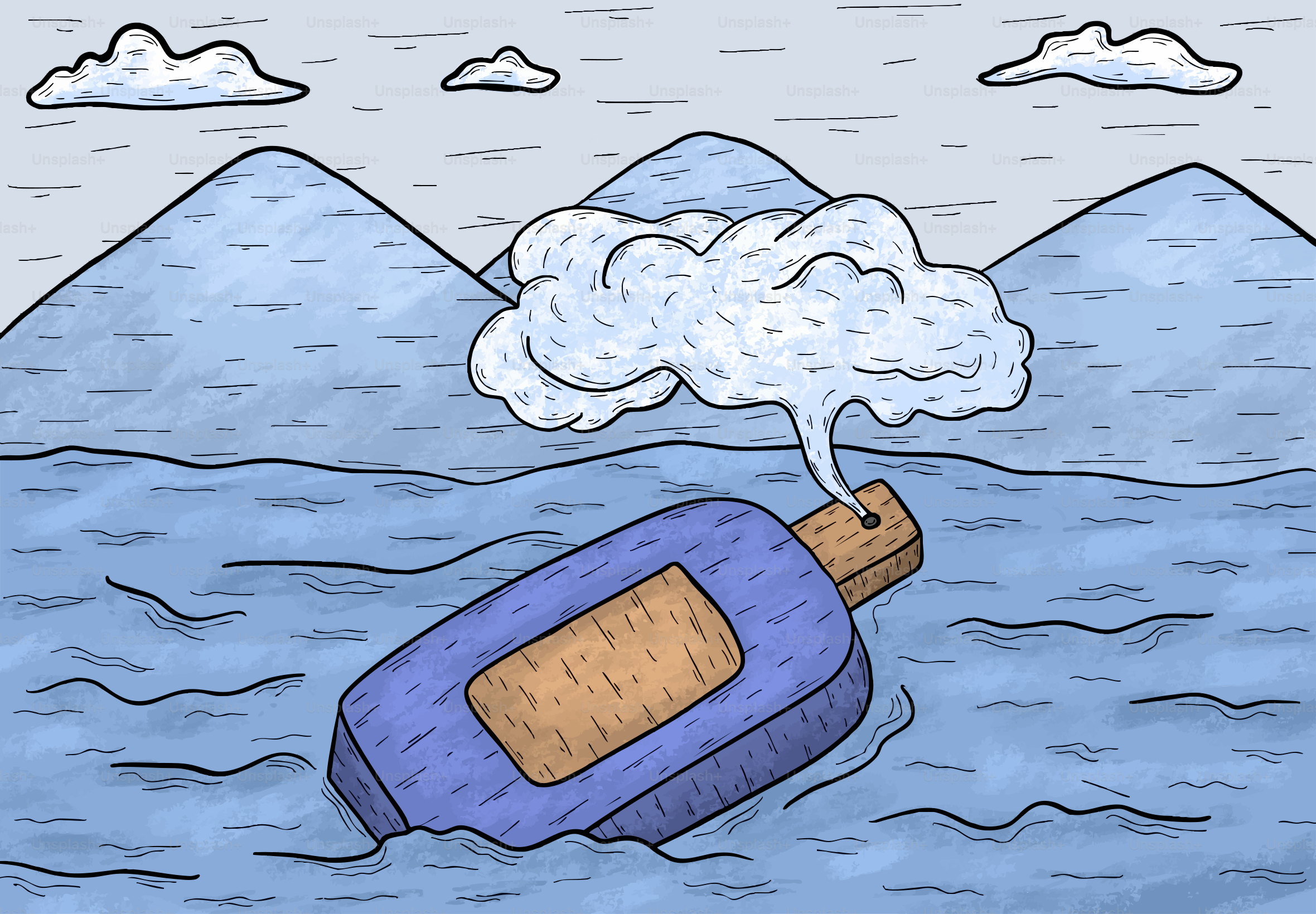 Une bouteille flotte dans l’océan avec des nuages au-dessus.