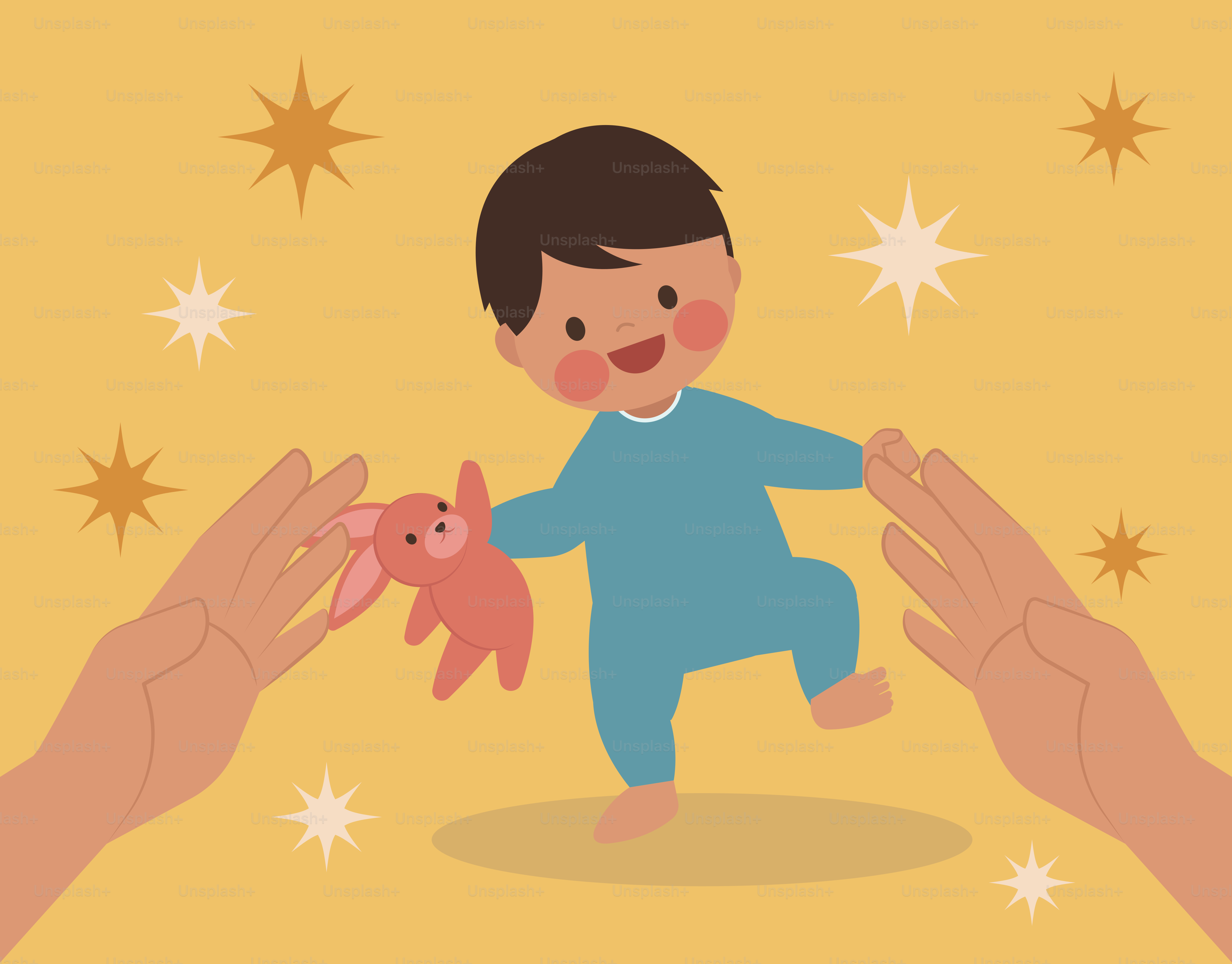 Bébé en pyjama bleu tenant un jouet rose.