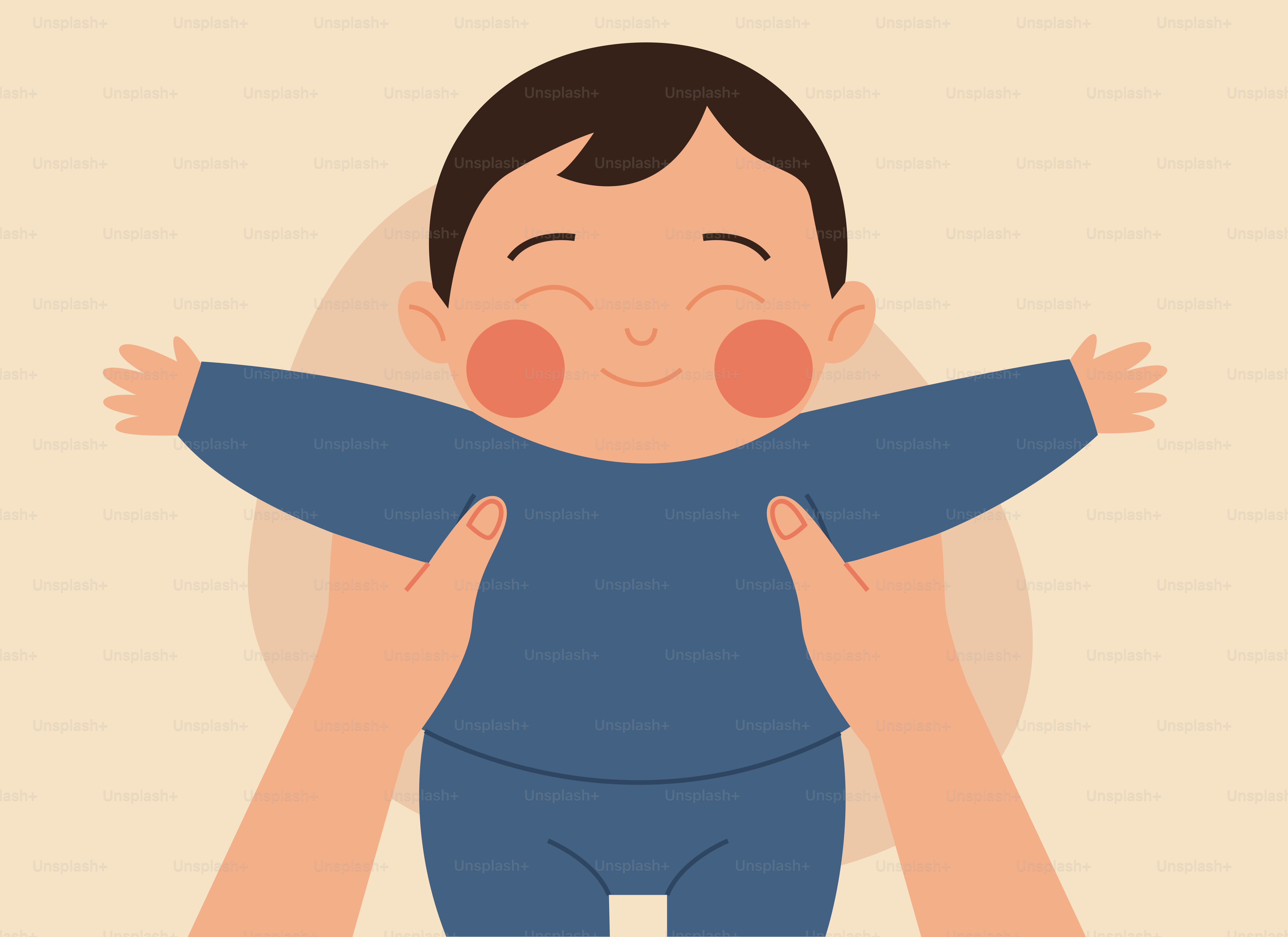 Dos manos sosteniendo a un bebé feliz con una camiseta azul.
