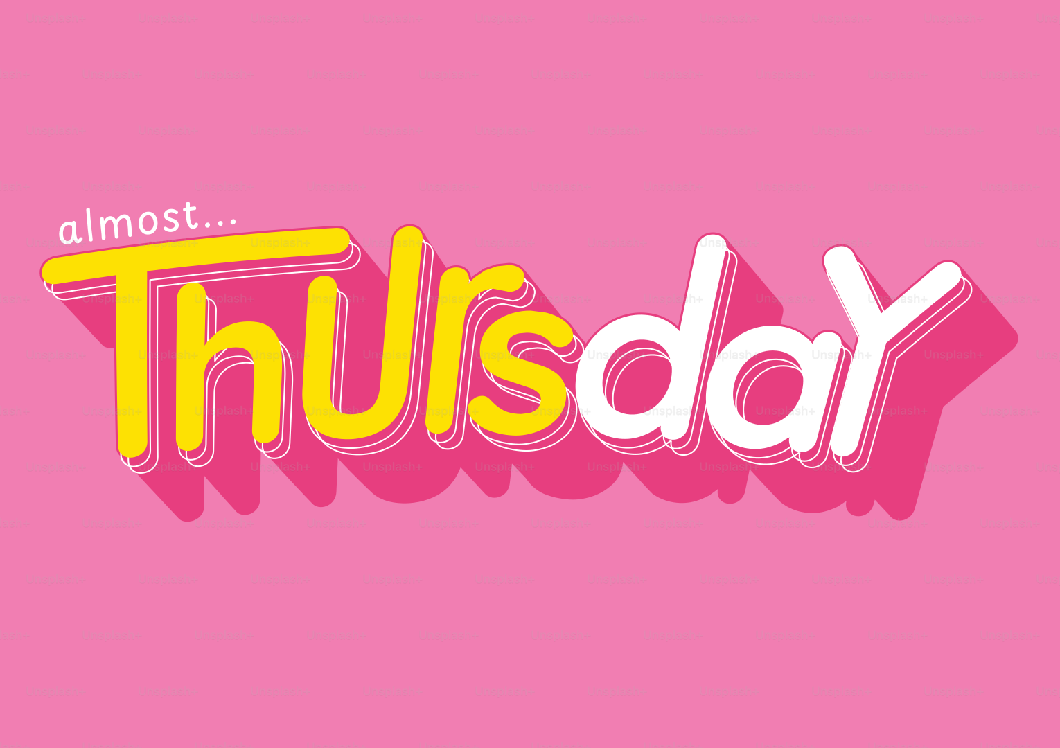 Quase quinta-feira texto em fundo rosa