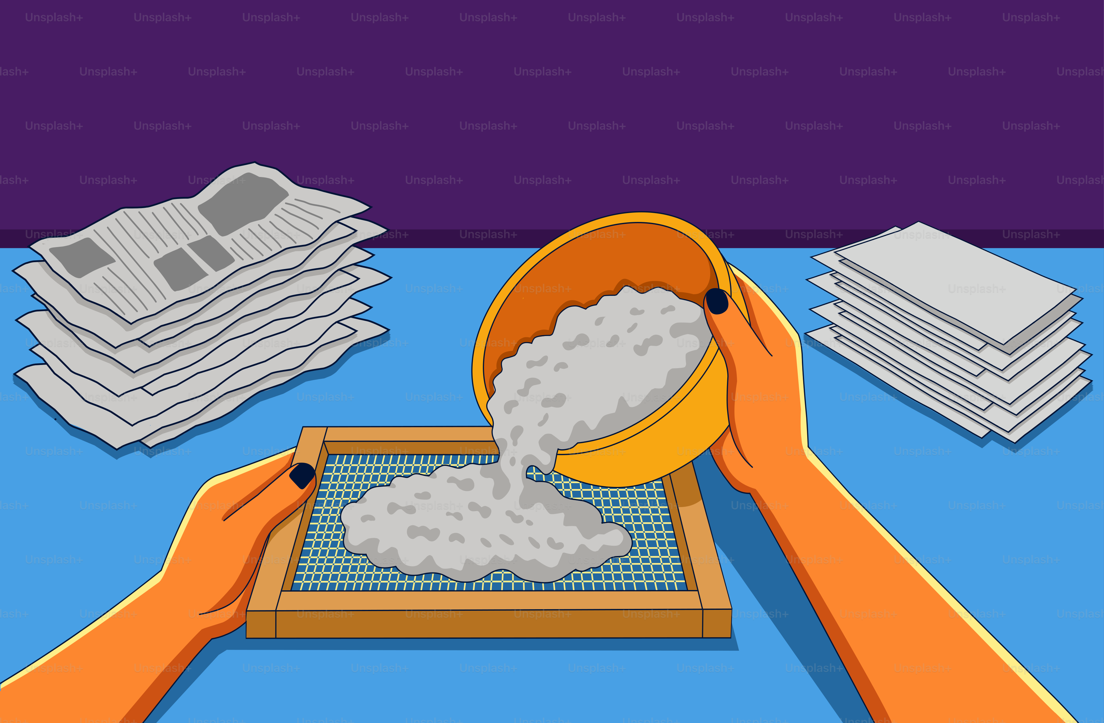 Des mains fabriquant du papier à partir de pâte et de papier recyclé.