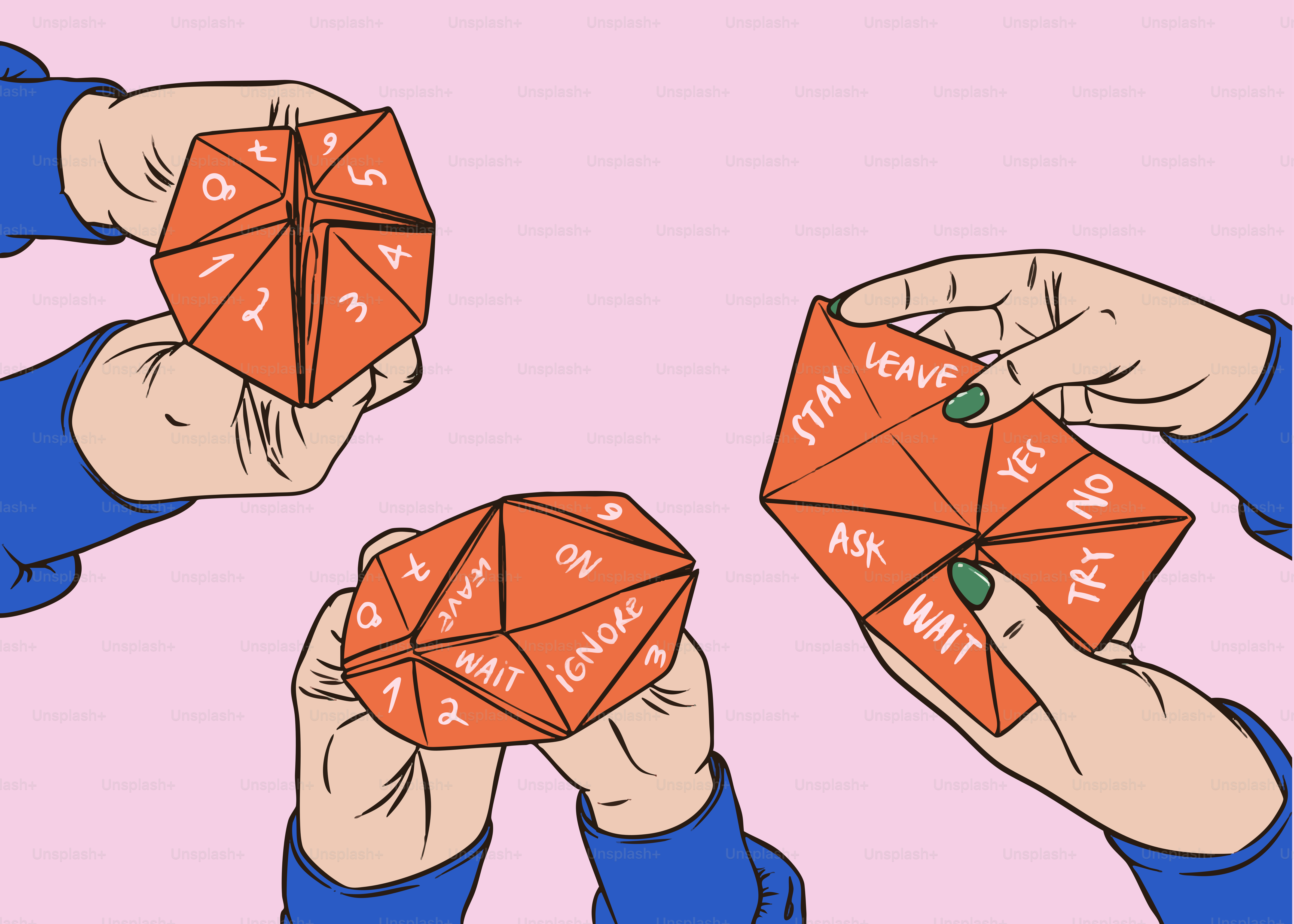 Manos sosteniendo un juego de adivinos de papel naranja