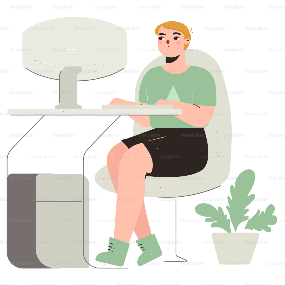 Persona trabajando en un ordenador en un escritorio.