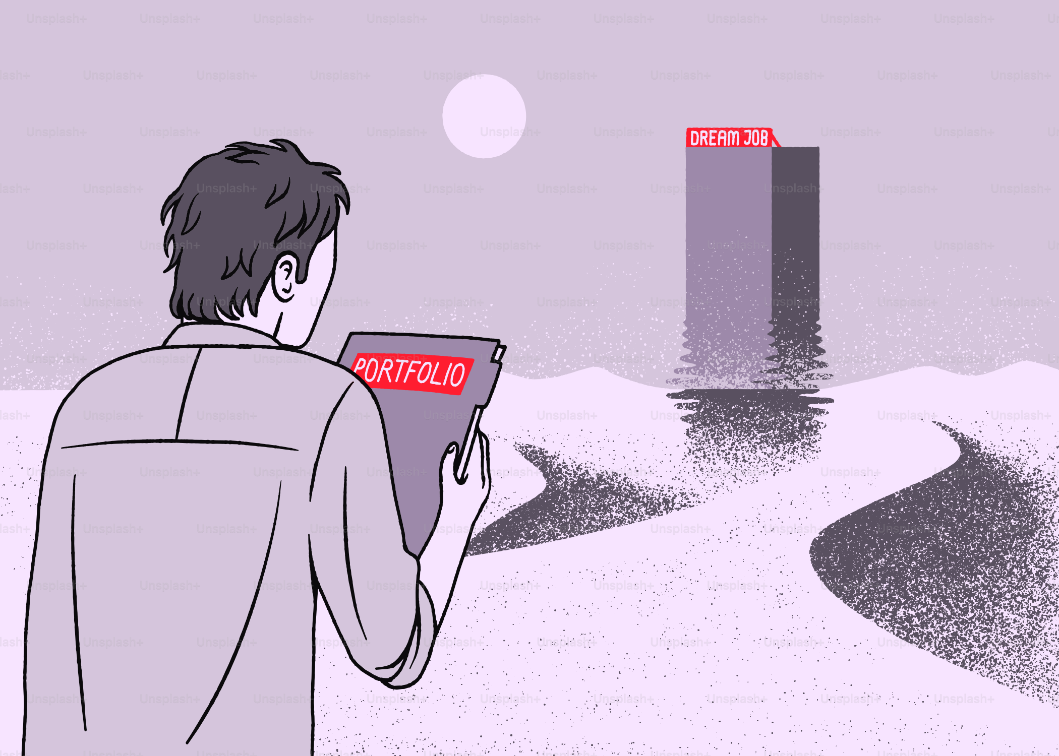 Un uomo tiene un portafoglio che osserva il riflesso di un edificio distante.