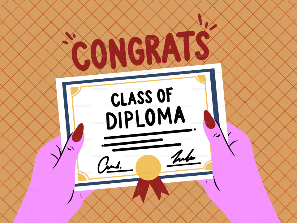 '등급 오브 디플로마'가 적힌 졸업장을 들고 있는 손