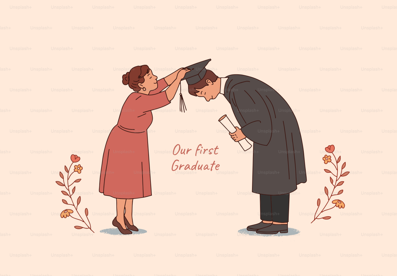 母が息子の頭に卒業帽をかぶせる