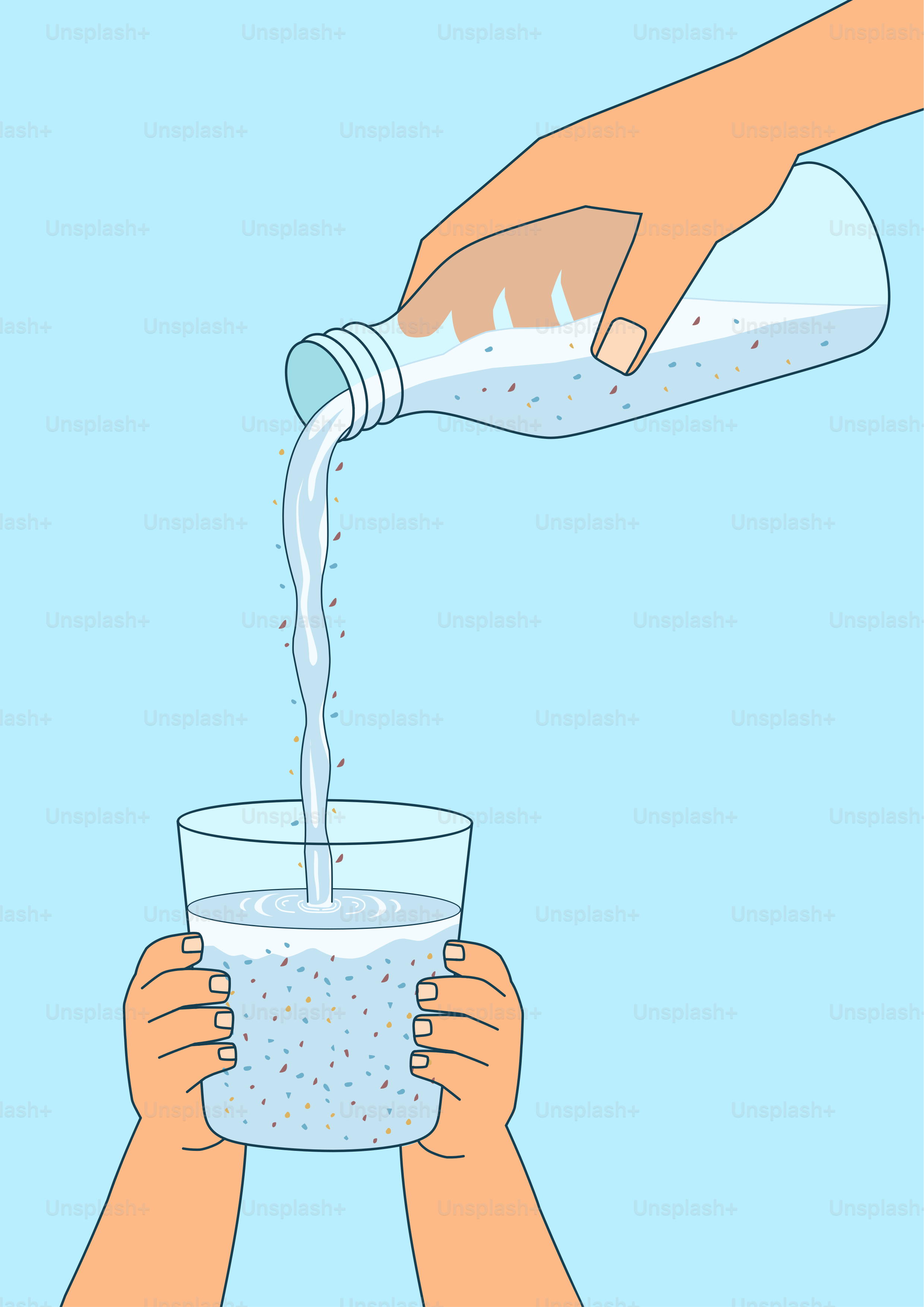 L'acqua versata dalla bottiglia nel bicchiere tenuta dalle mani