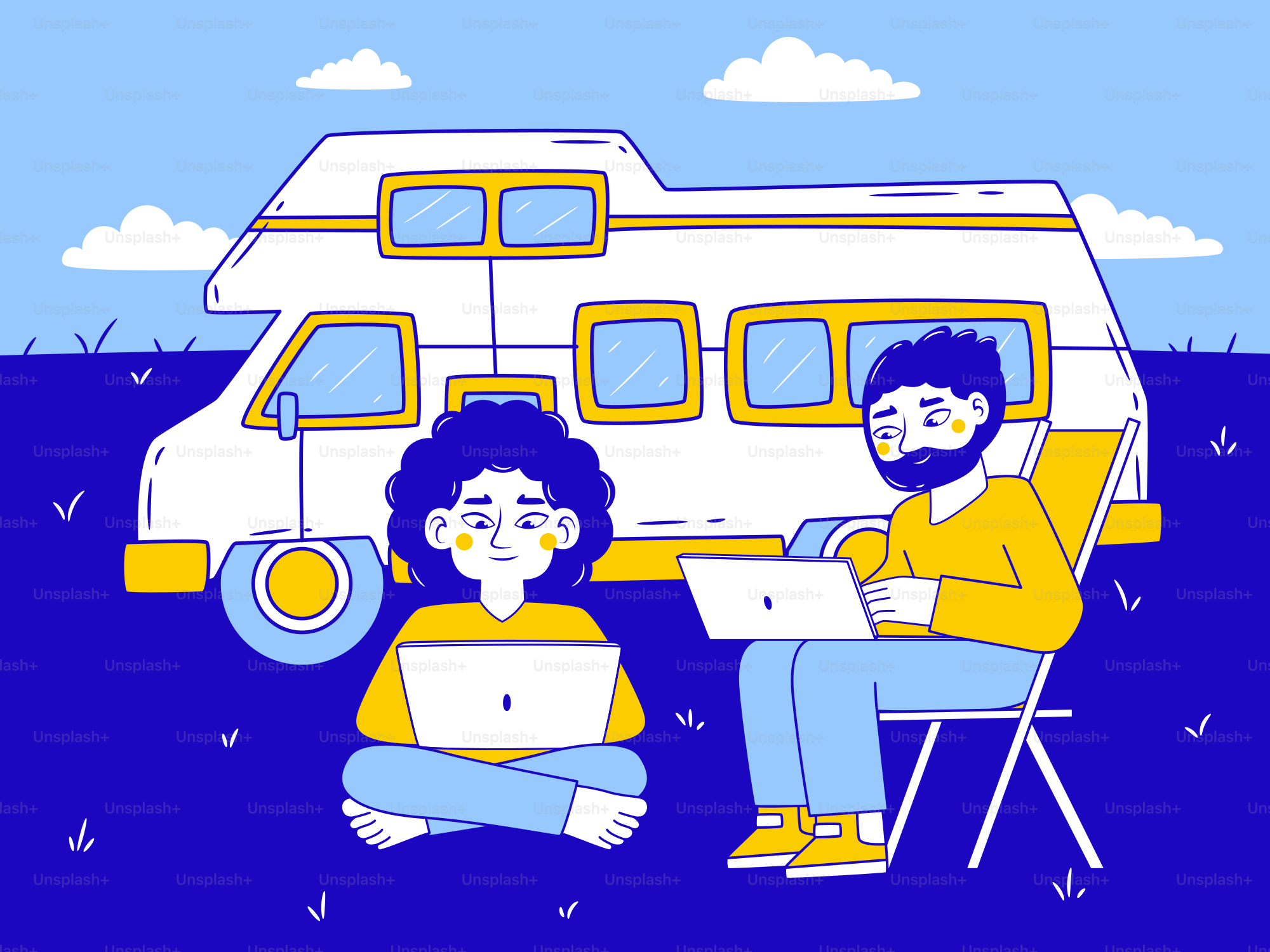 Due persone che lavorano su laptop vicino a un camper.
