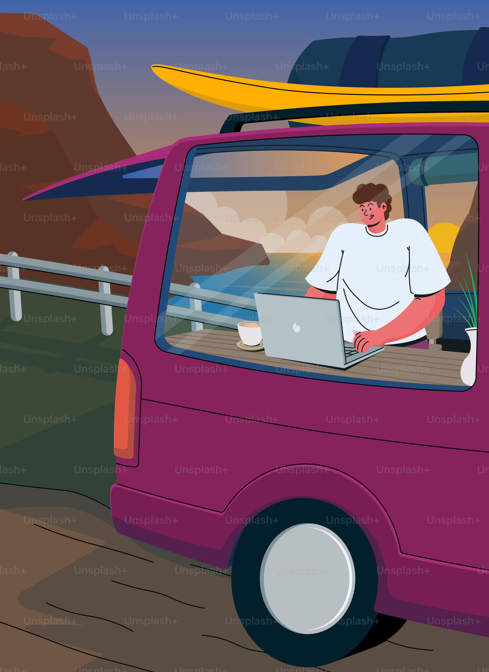 Uomo che lavora al portatile dentro un camper in mare a borda dell'oceano.