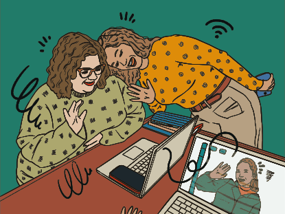 Dua wanita mengobrol video di laptop, laptop, laptop