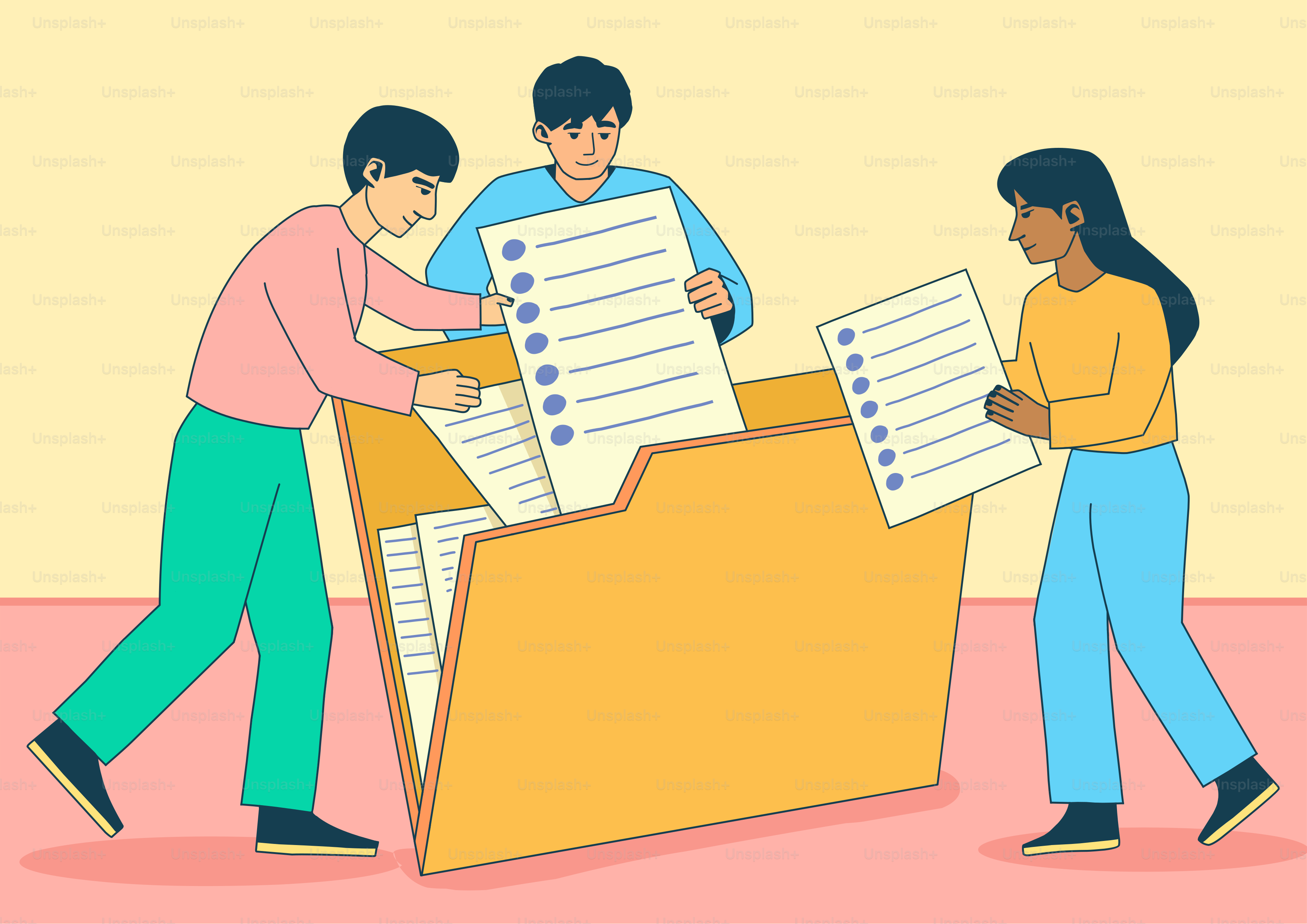Tres personas organizando documentos en una carpeta grande.