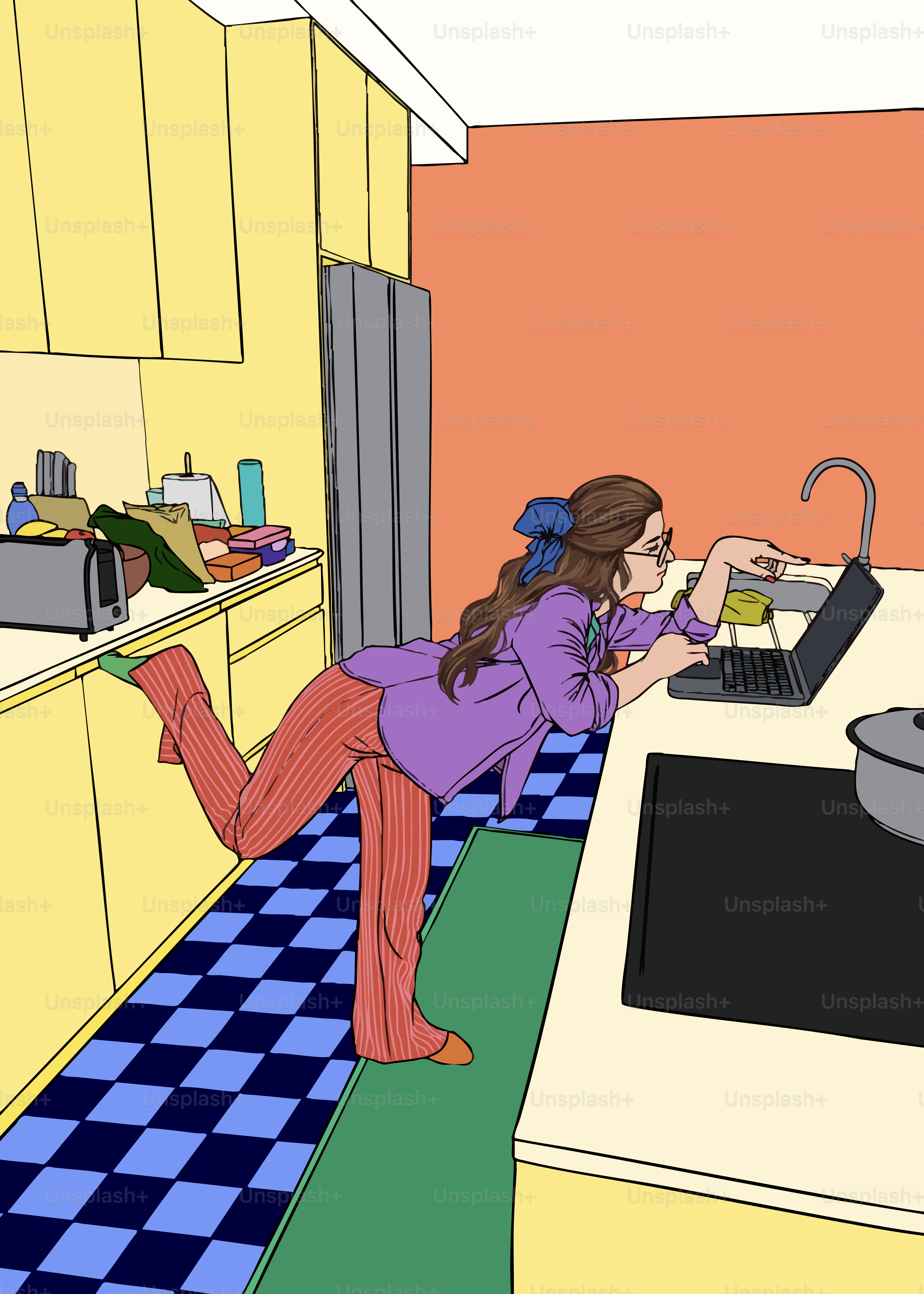 Wanita bekerja di laptop di dapur yang berantakan